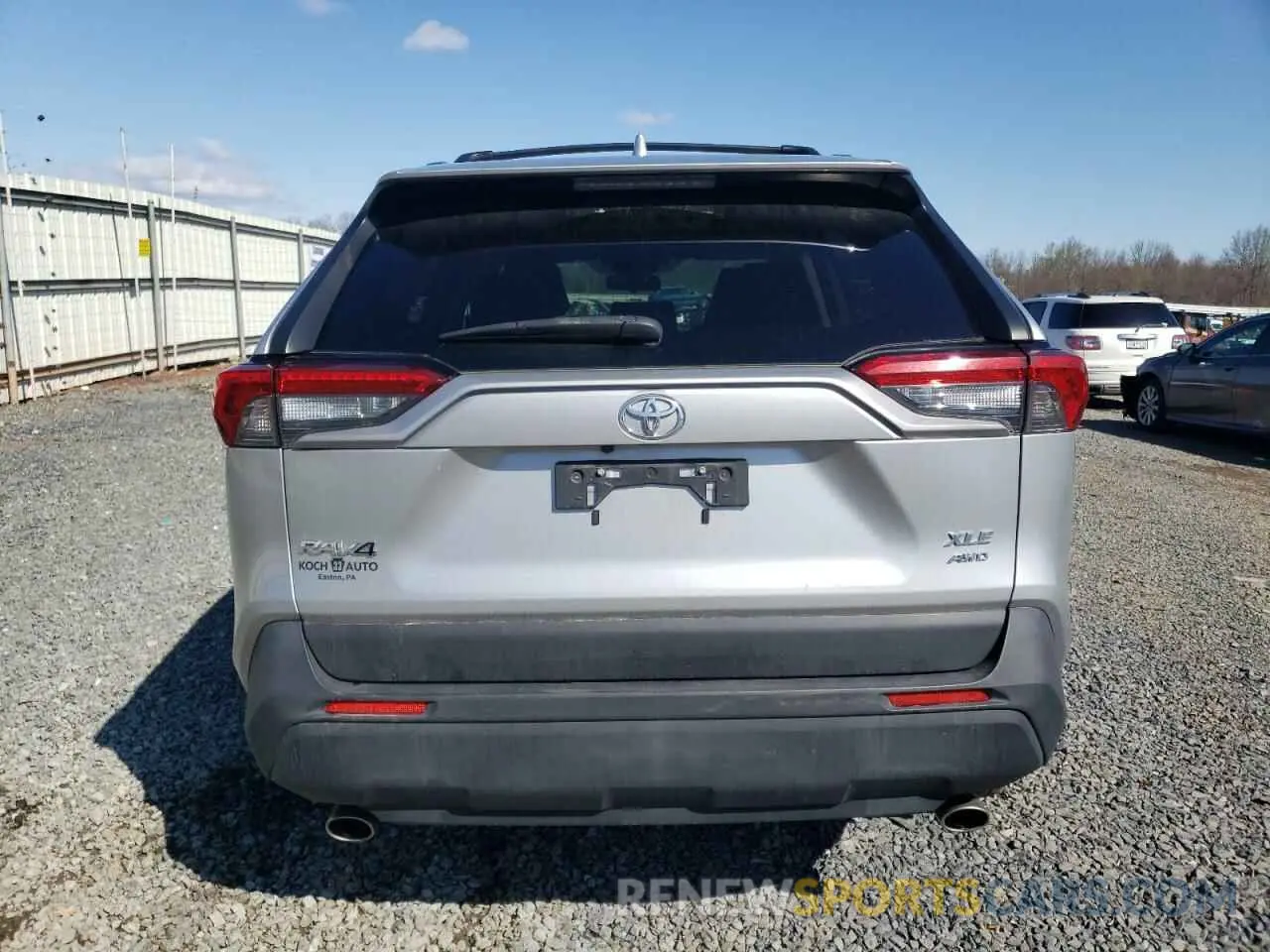 6 Photograph of a damaged car JTMP1RFV4LJ025615 TOYOTA RAV4 2020