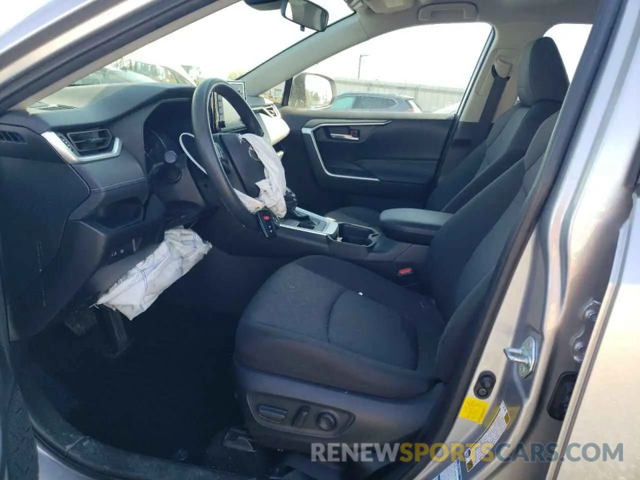 7 Photograph of a damaged car JTMP1RFV4LJ025615 TOYOTA RAV4 2020