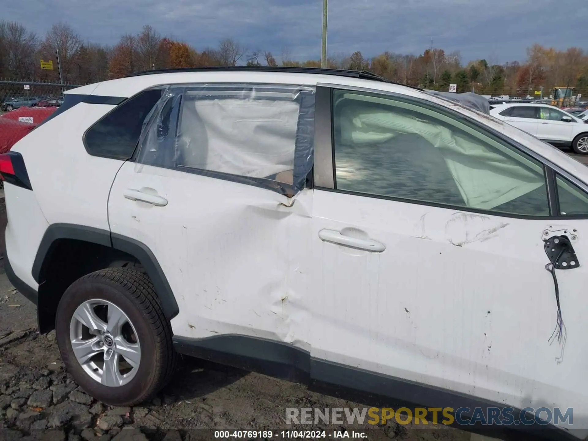 14 Photograph of a damaged car JTMP1RFV5LD053907 TOYOTA RAV4 2020