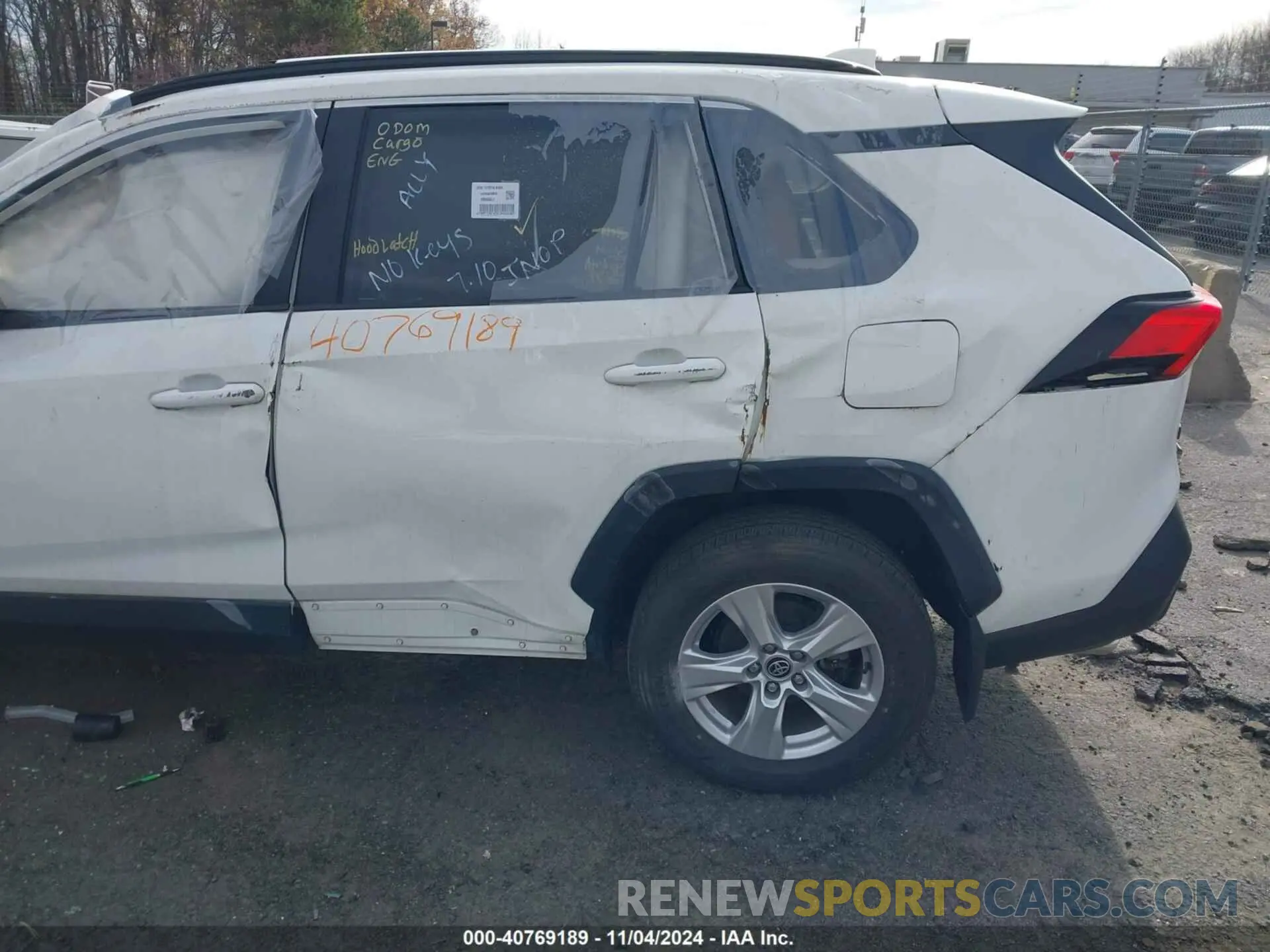 16 Photograph of a damaged car JTMP1RFV5LD053907 TOYOTA RAV4 2020