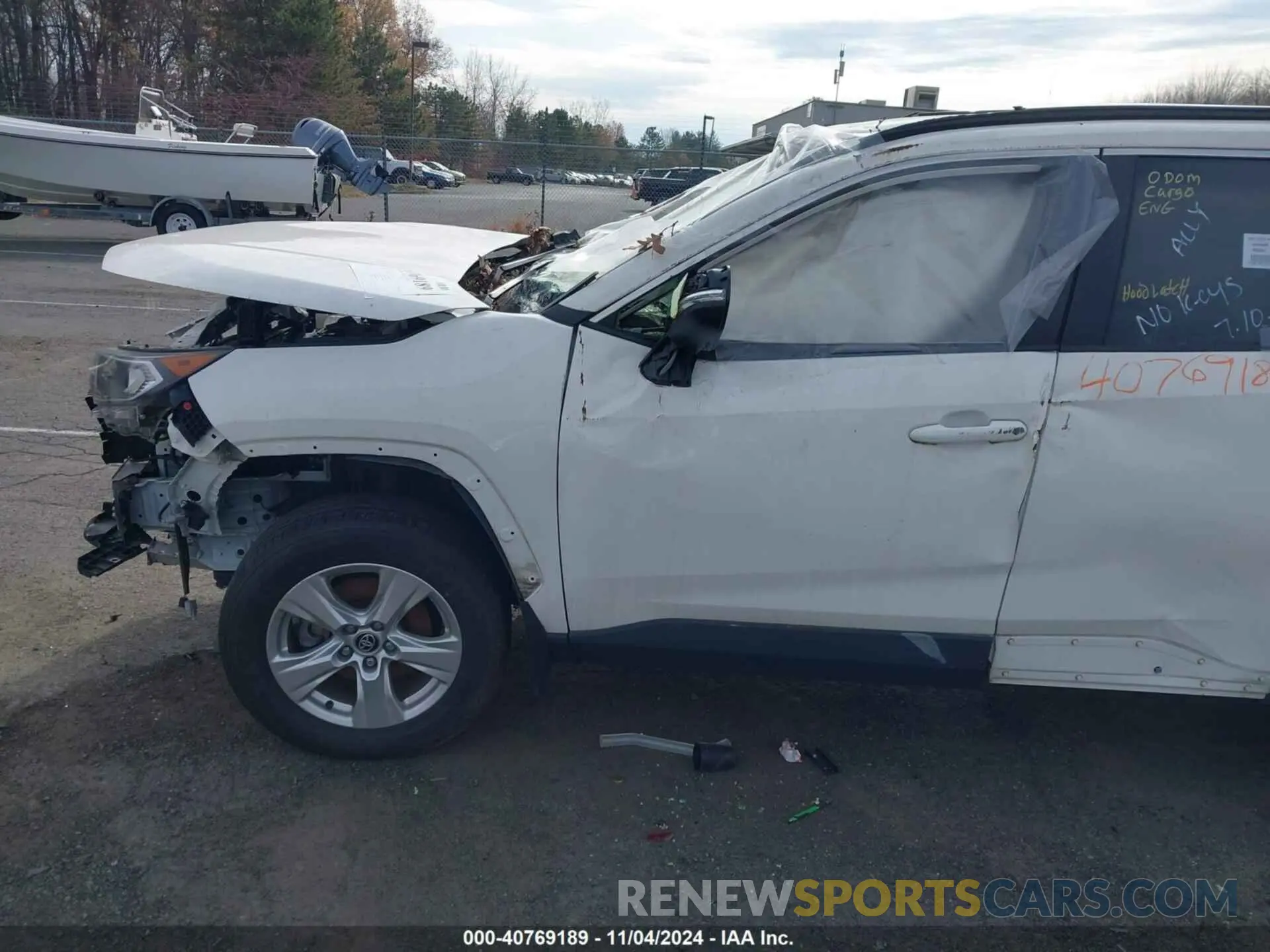 17 Photograph of a damaged car JTMP1RFV5LD053907 TOYOTA RAV4 2020