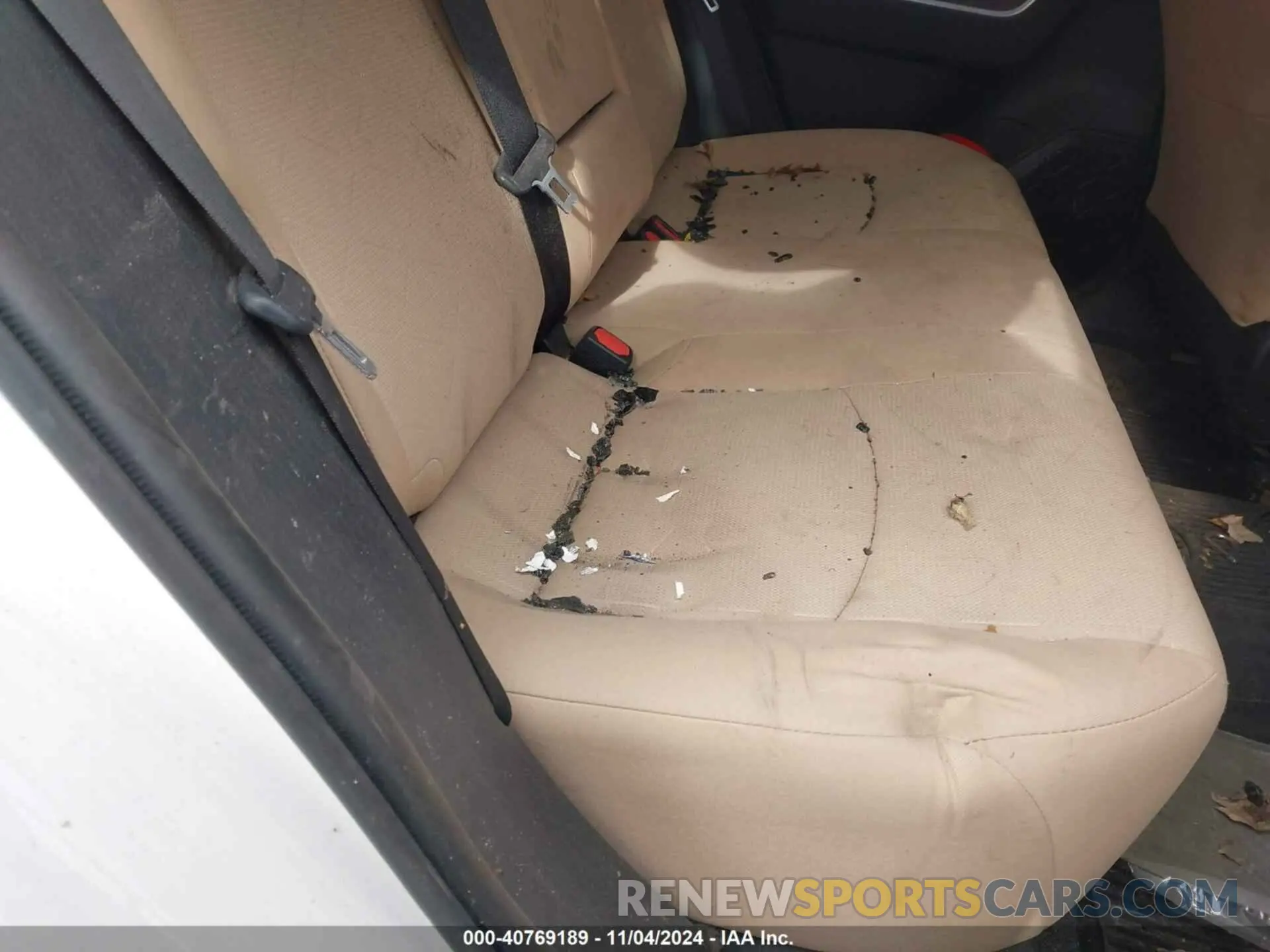 8 Photograph of a damaged car JTMP1RFV5LD053907 TOYOTA RAV4 2020