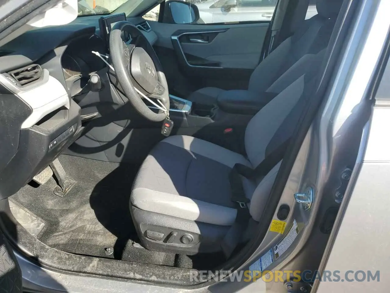 7 Photograph of a damaged car JTMP1RFV5LD060999 TOYOTA RAV4 2020