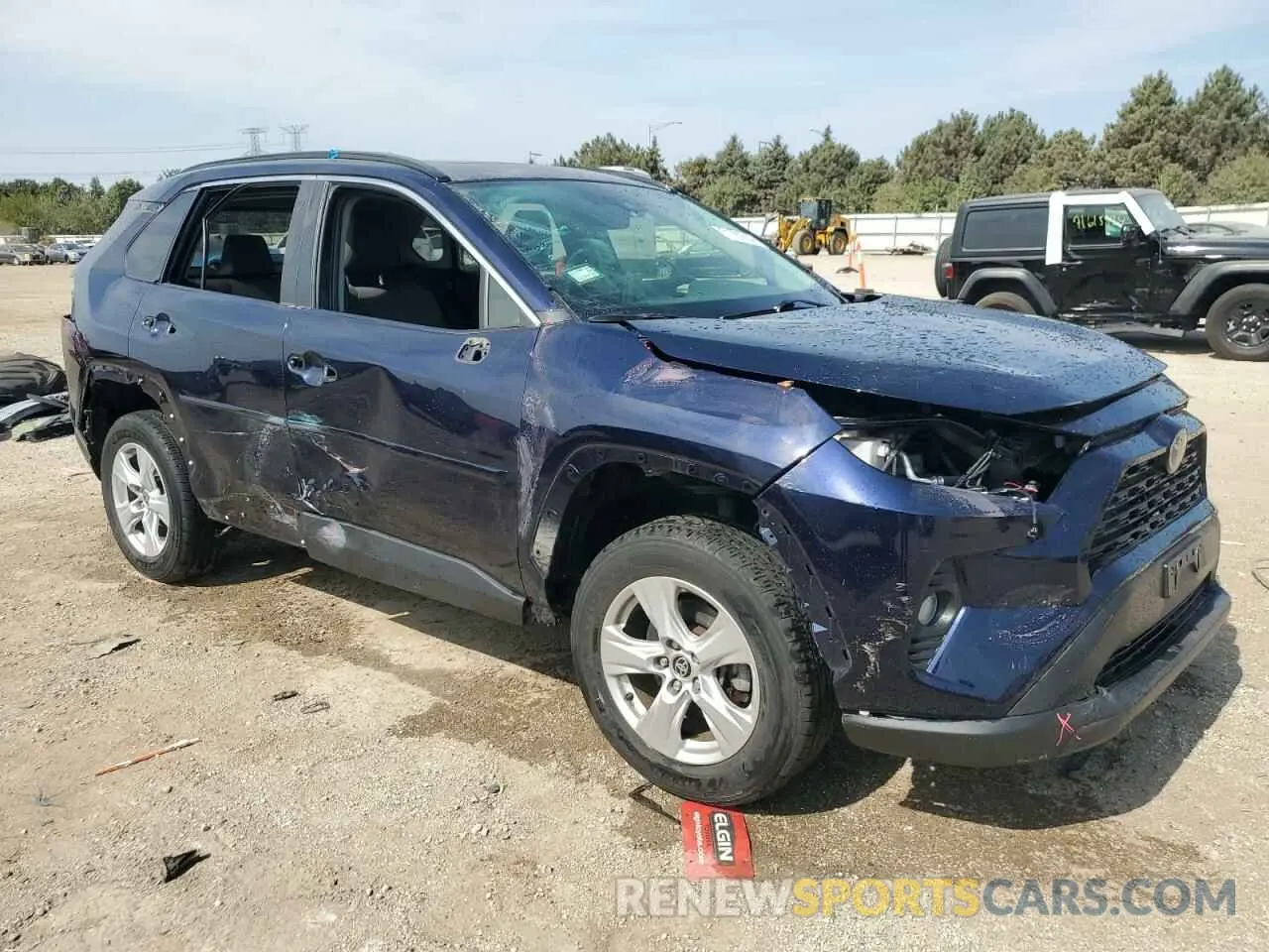 4 Photograph of a damaged car JTMP1RFV5LD530402 TOYOTA RAV4 2020