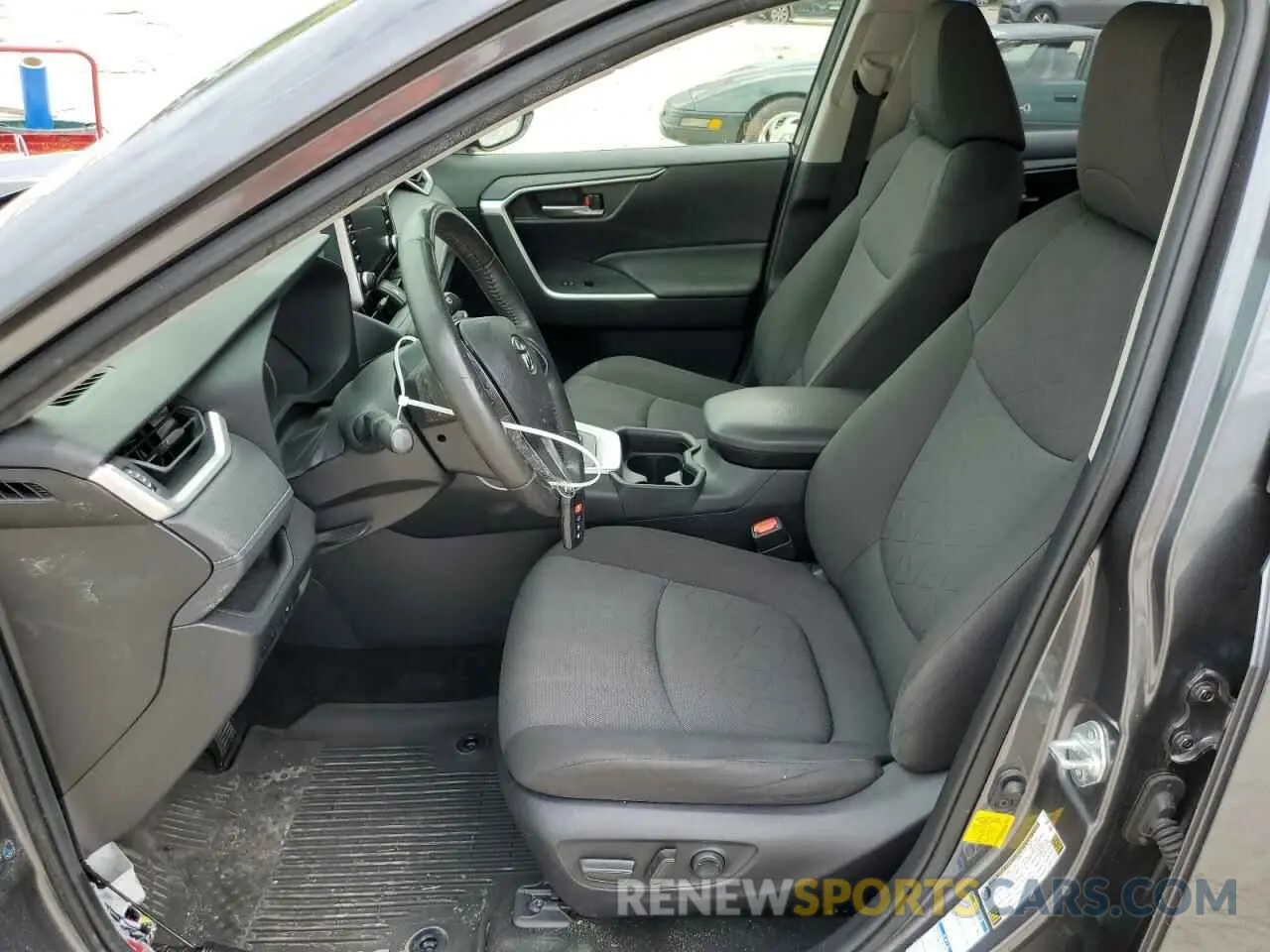 7 Photograph of a damaged car JTMP1RFV7LD053486 TOYOTA RAV4 2020