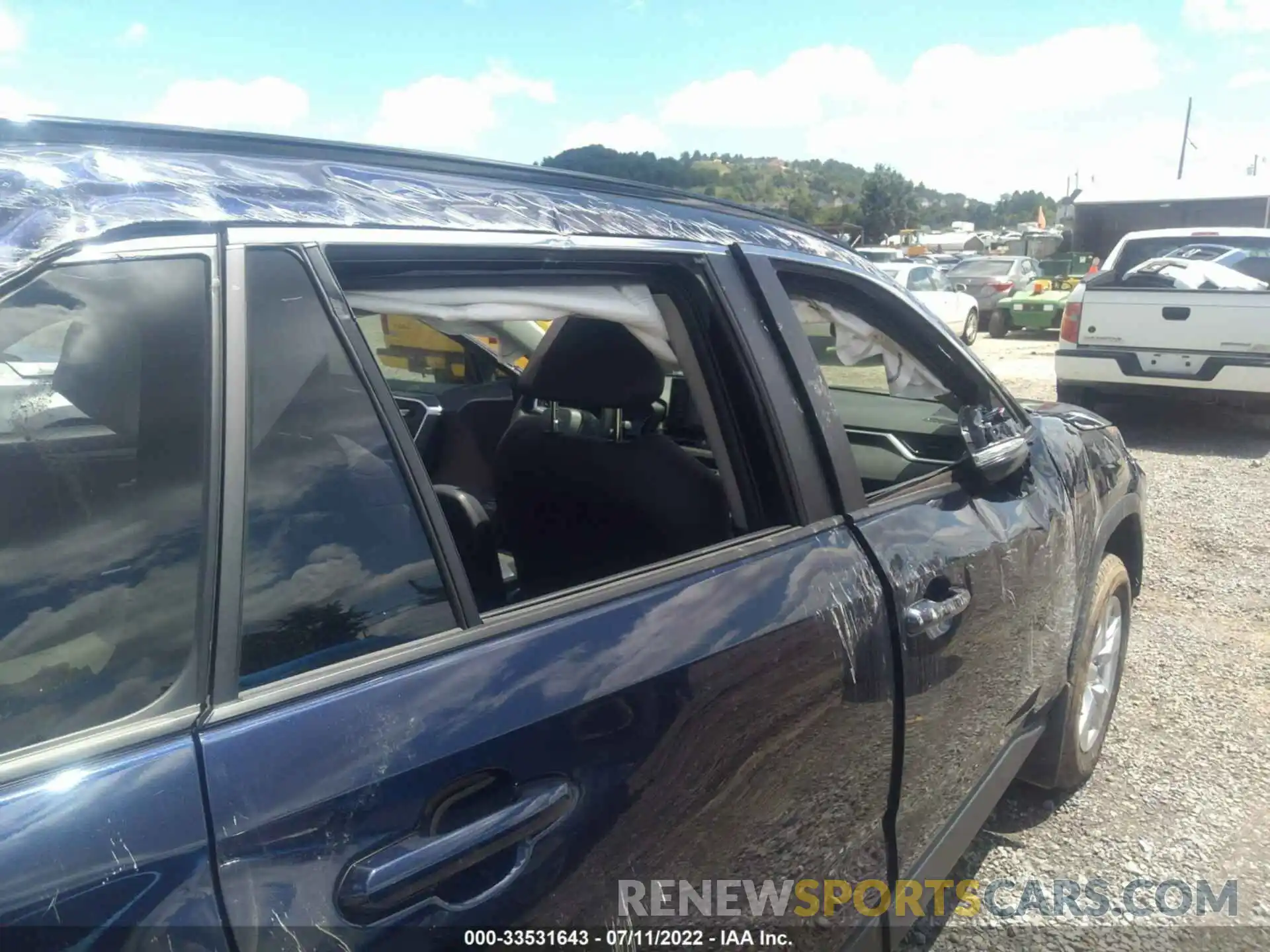 6 Photograph of a damaged car JTMP1RFV7LD056985 TOYOTA RAV4 2020