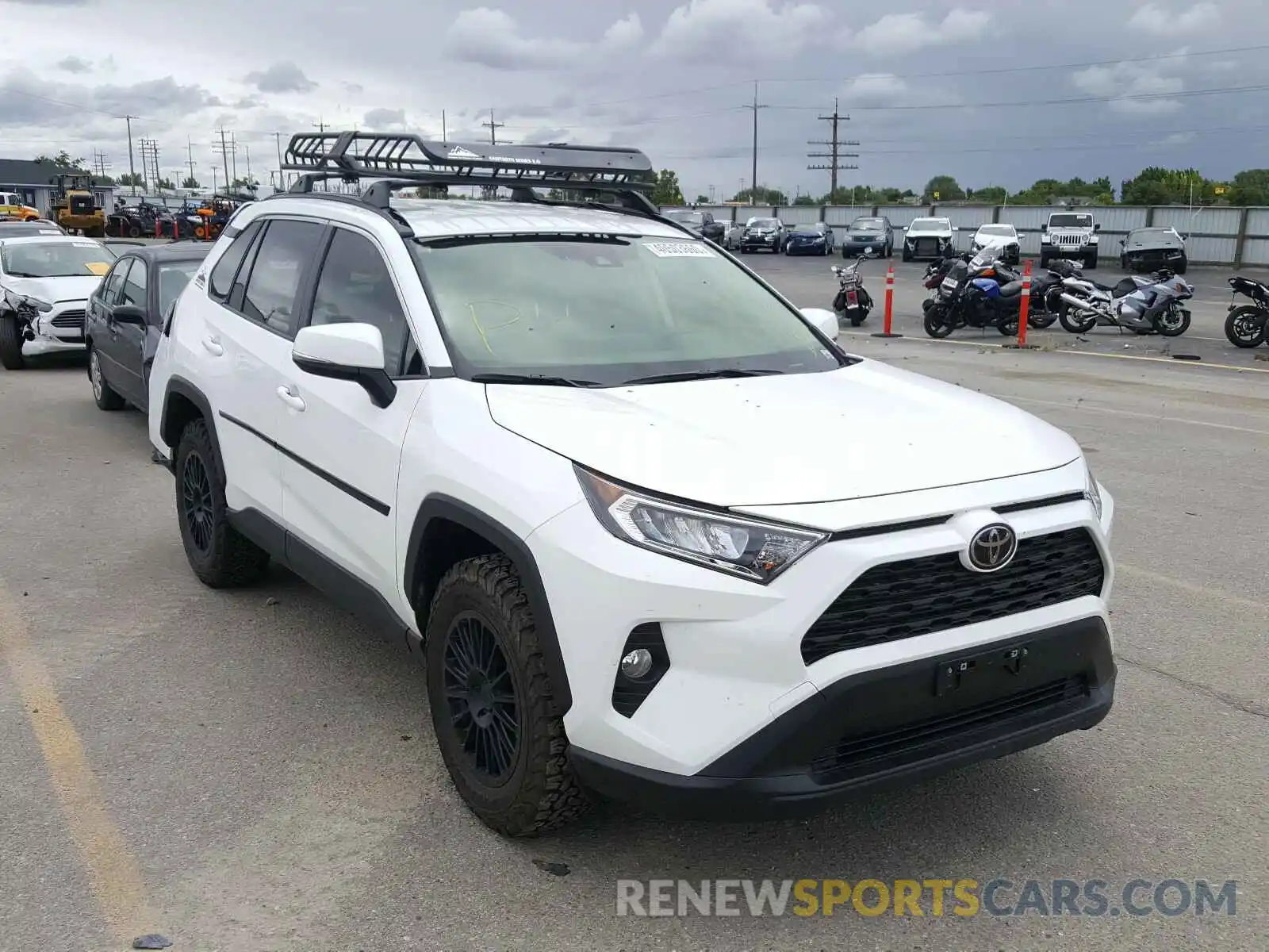 1 Photograph of a damaged car JTMP1RFV7LD525072 TOYOTA RAV4 2020