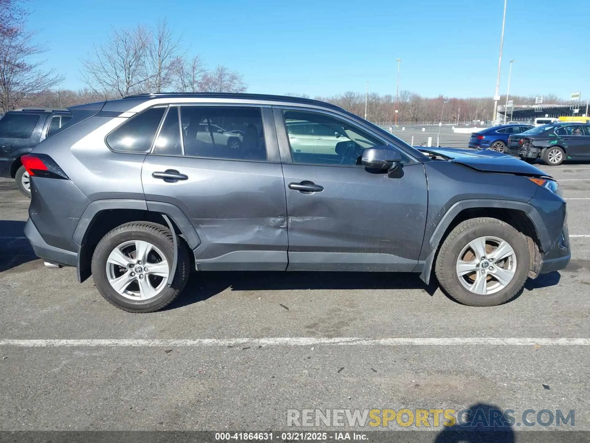 13 Photograph of a damaged car JTMP1RFV7LD526870 TOYOTA RAV4 2020