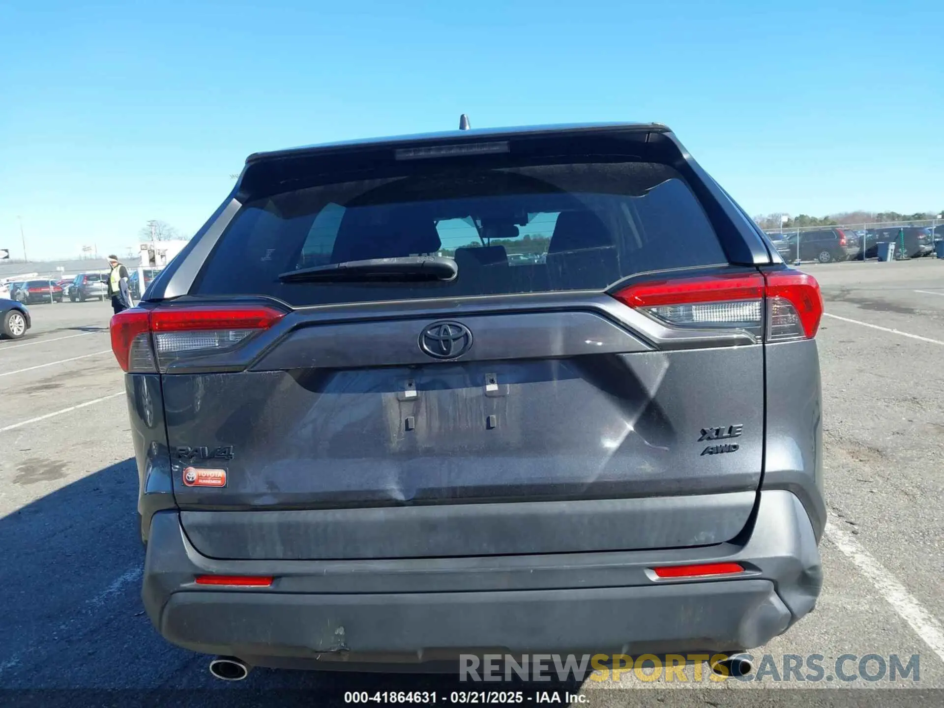16 Photograph of a damaged car JTMP1RFV7LD526870 TOYOTA RAV4 2020