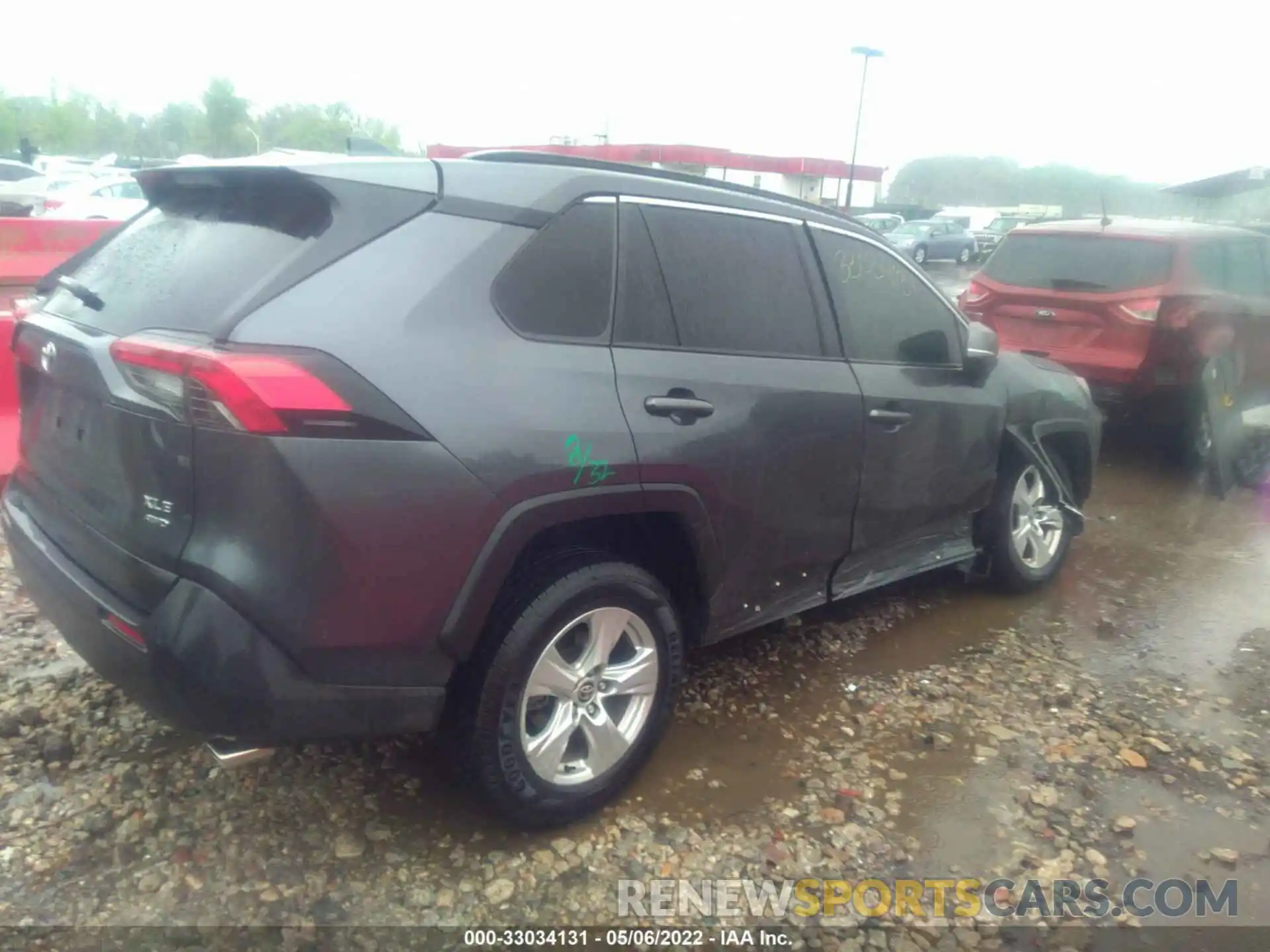 4 Photograph of a damaged car JTMP1RFV8LD063136 TOYOTA RAV4 2020