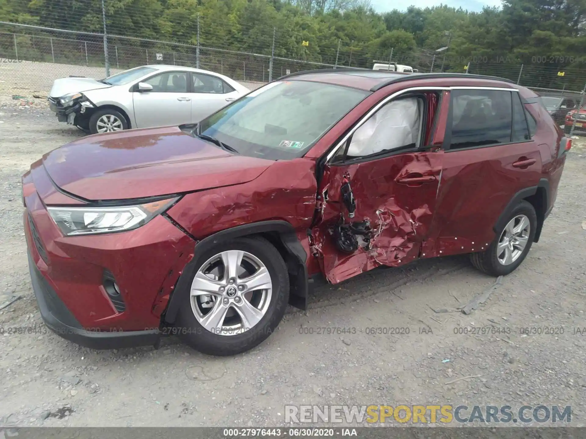 2 Photograph of a damaged car JTMP1RFV8LD525727 TOYOTA RAV4 2020