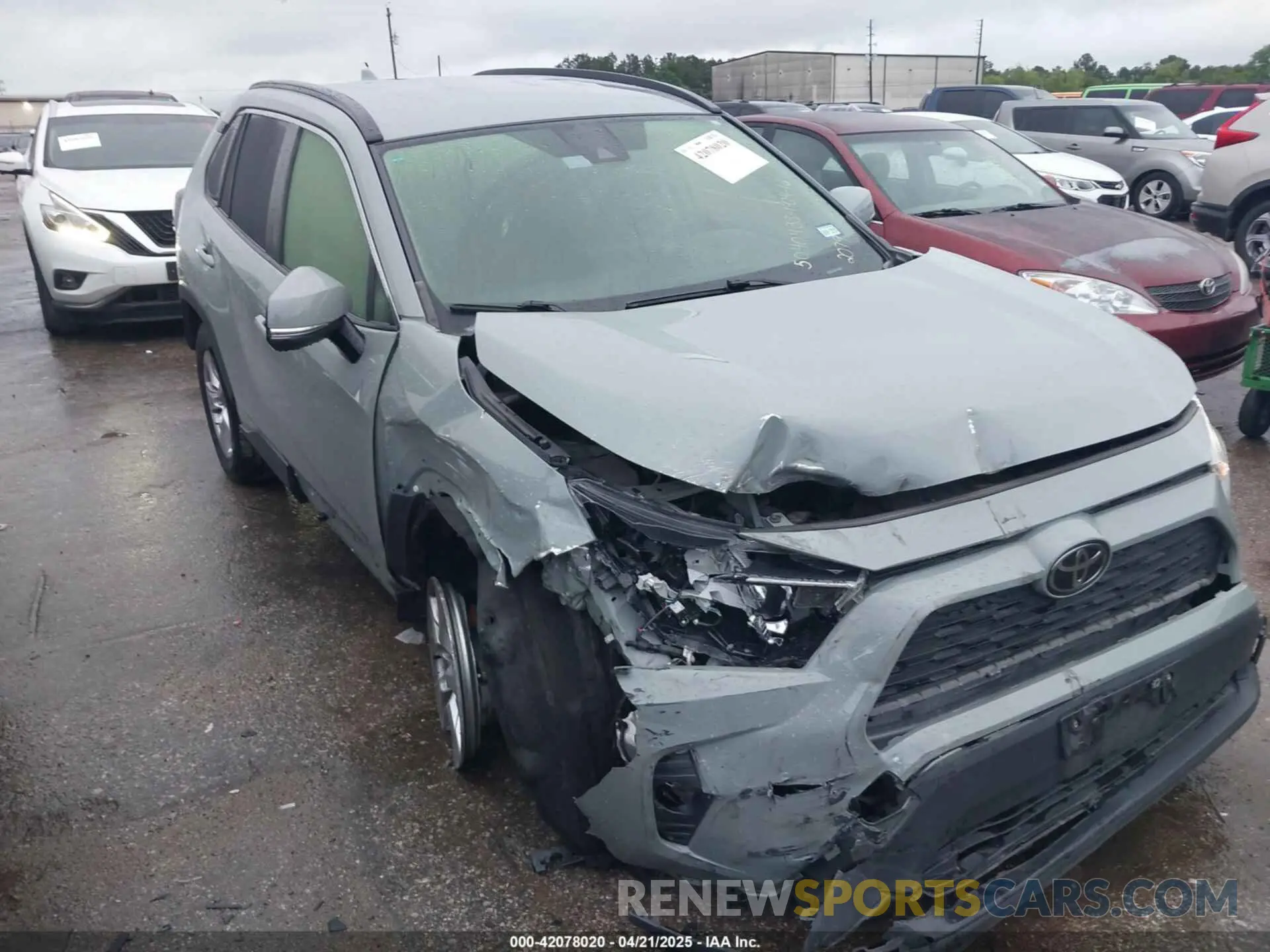 1 Photograph of a damaged car JTMP1RFV8LJ032079 TOYOTA RAV4 2020