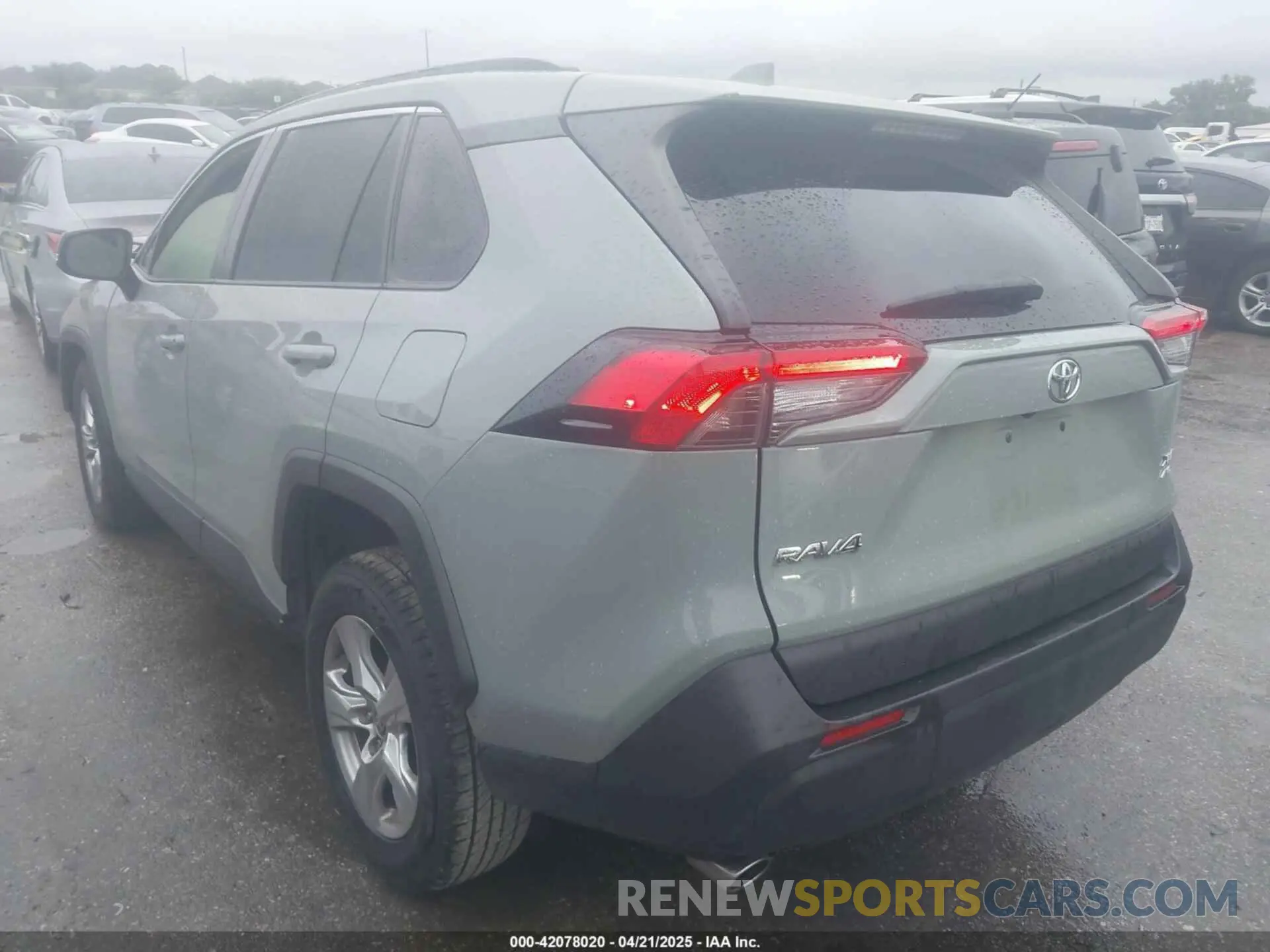 3 Photograph of a damaged car JTMP1RFV8LJ032079 TOYOTA RAV4 2020
