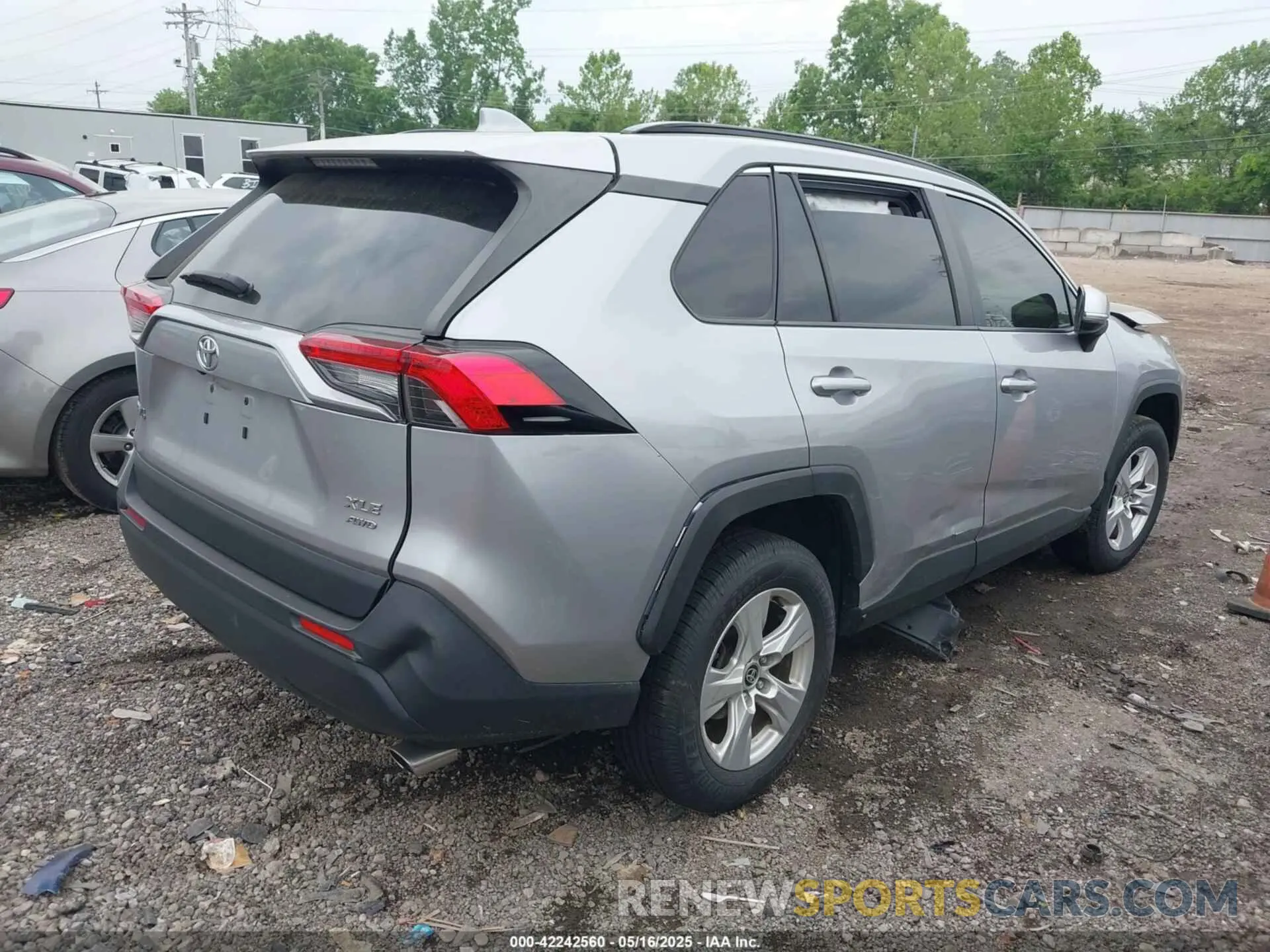 4 Photograph of a damaged car JTMP1RFV9LD053179 TOYOTA RAV4 2020