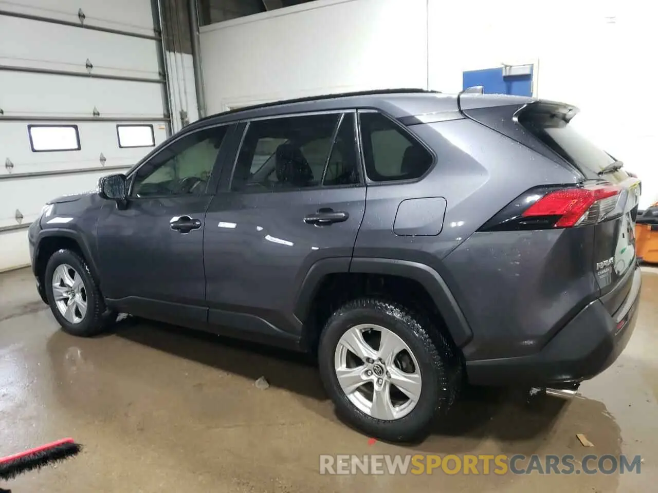 2 Photograph of a damaged car JTMP1RFV9LD057538 TOYOTA RAV4 2020