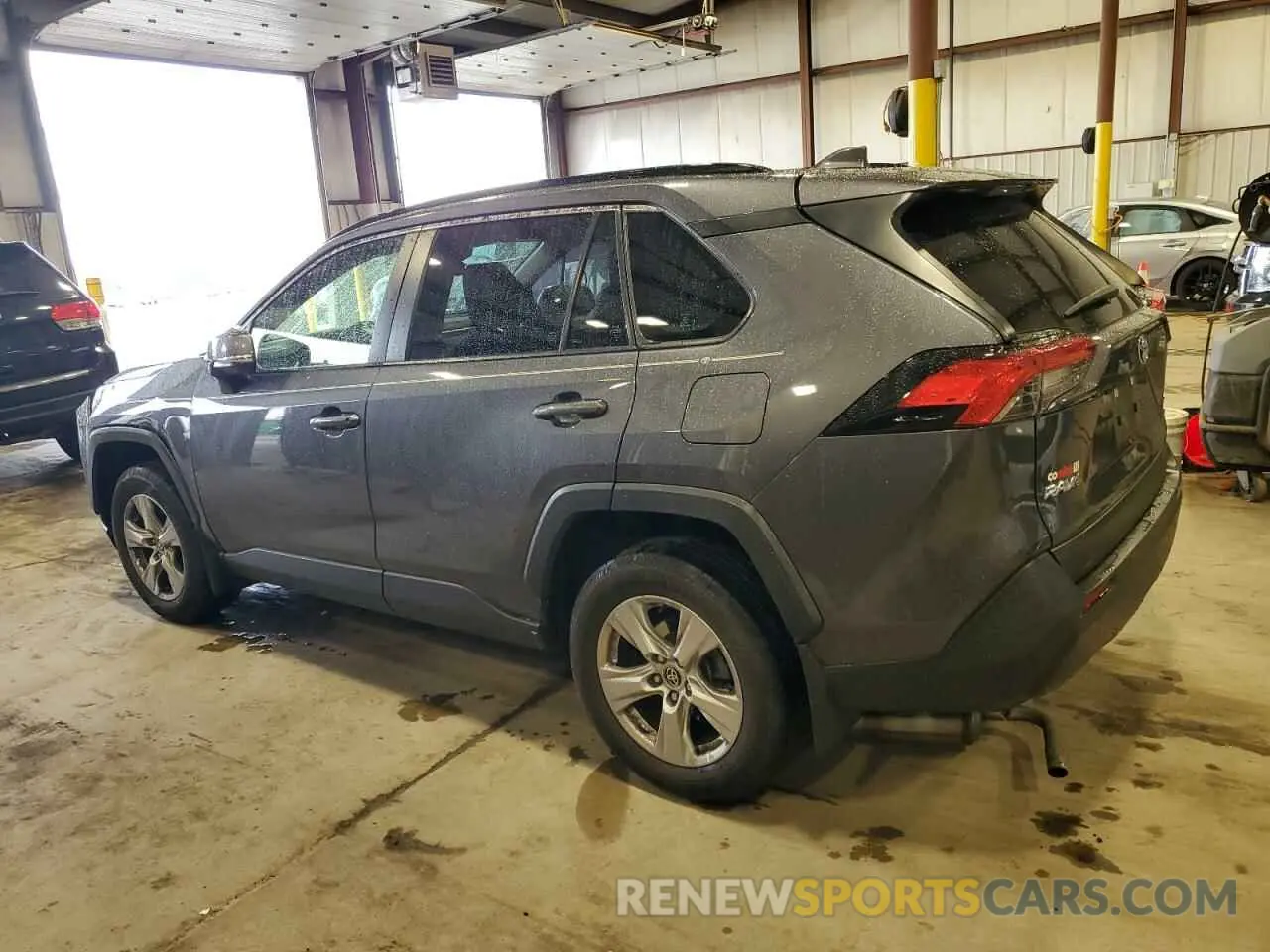 2 Photograph of a damaged car JTMP1RFV9LD057605 TOYOTA RAV4 2020