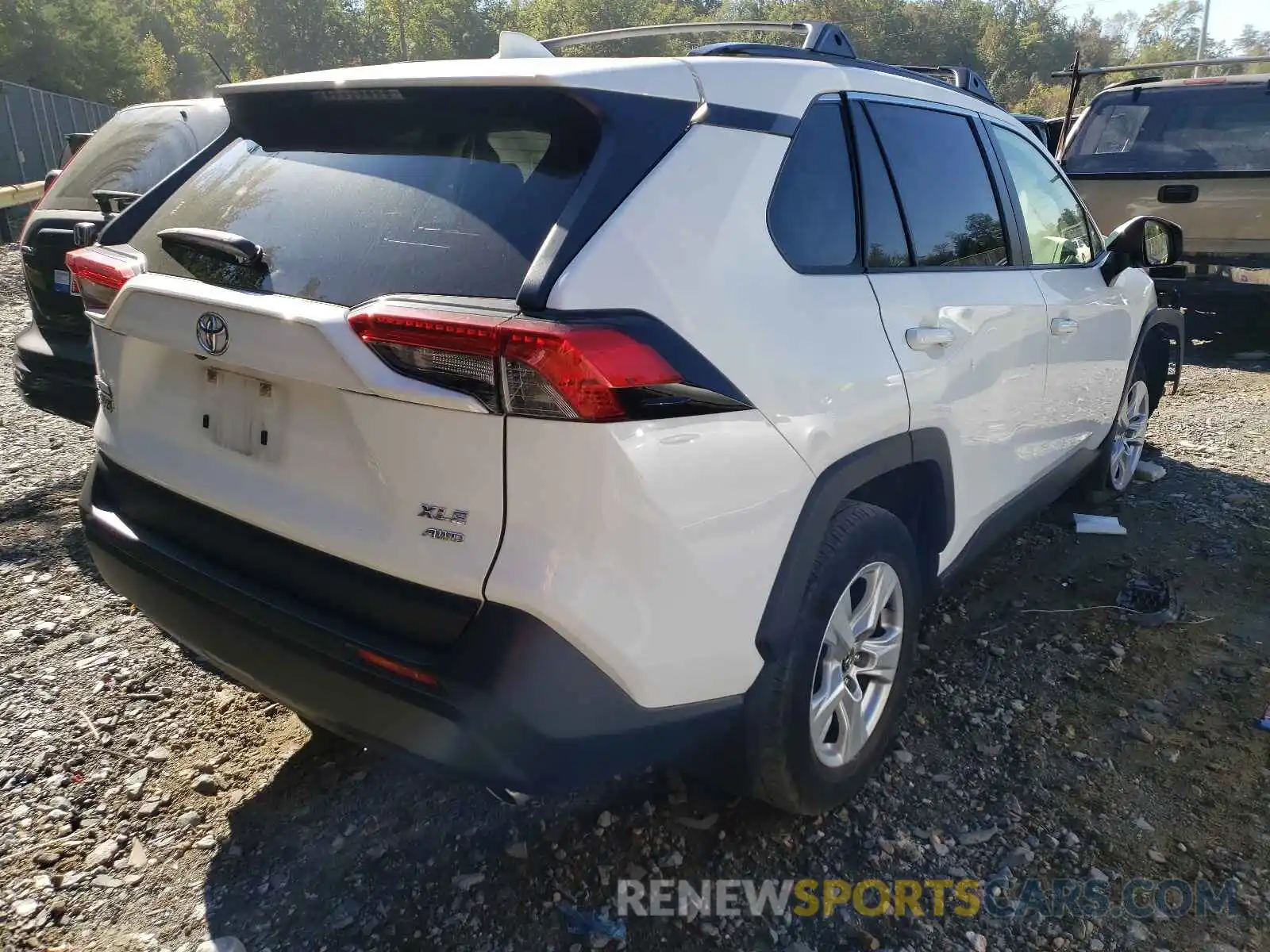 4 Photograph of a damaged car JTMP1RFV9LD060486 TOYOTA RAV4 2020