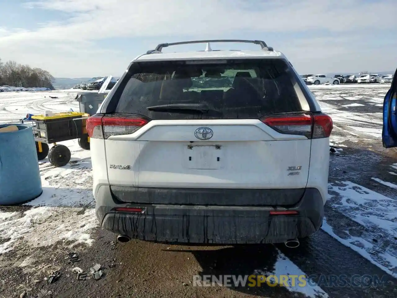 6 Photograph of a damaged car JTMP1RFV9LD065266 TOYOTA RAV4 2020