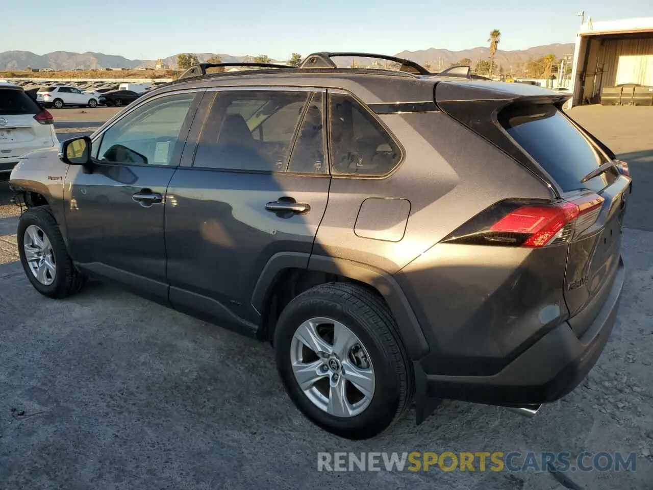 2 Photograph of a damaged car JTMR6RFV0LD006777 TOYOTA RAV4 2020