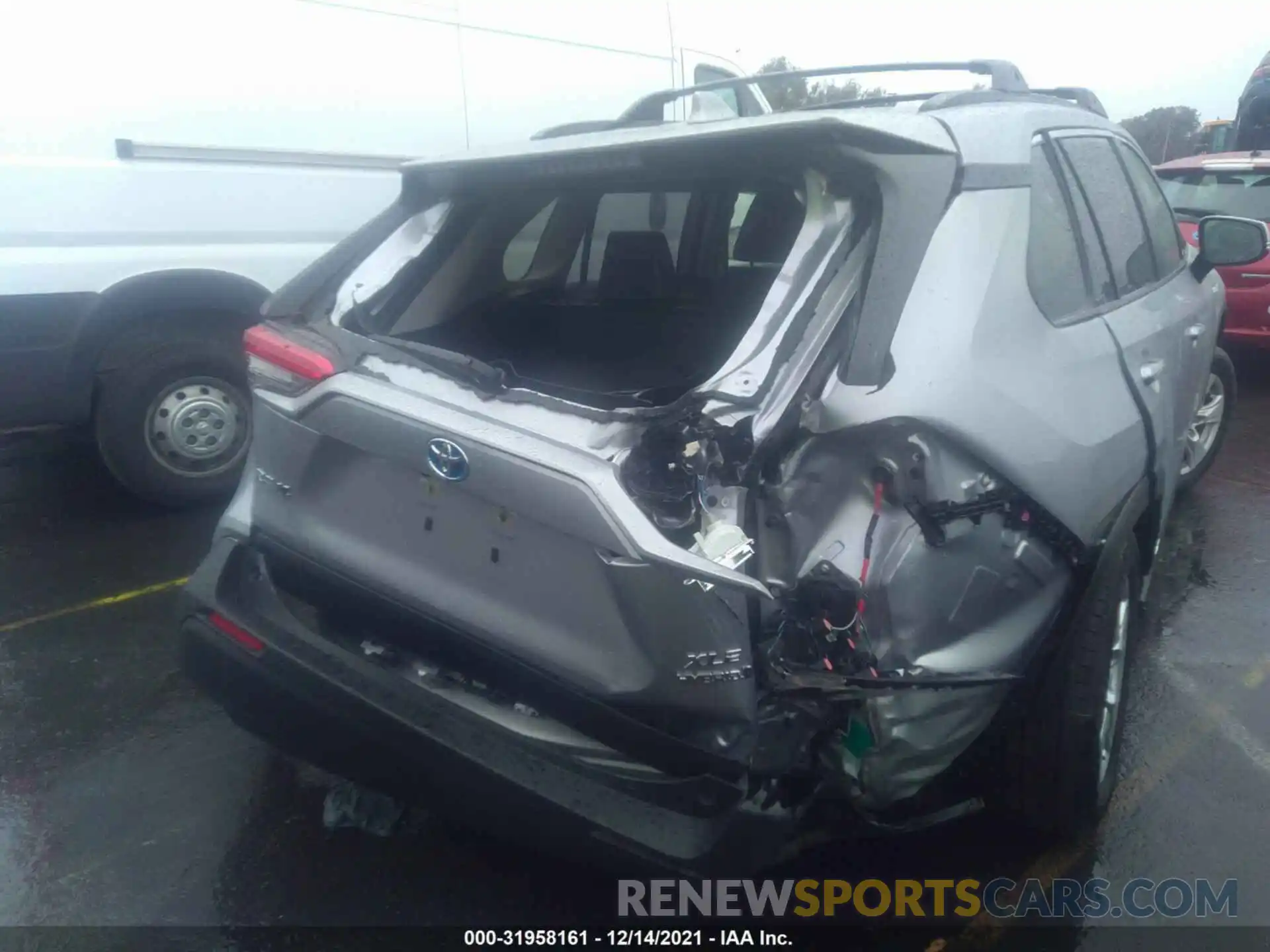 6 Photograph of a damaged car JTMR6RFV4LD005650 TOYOTA RAV4 2020