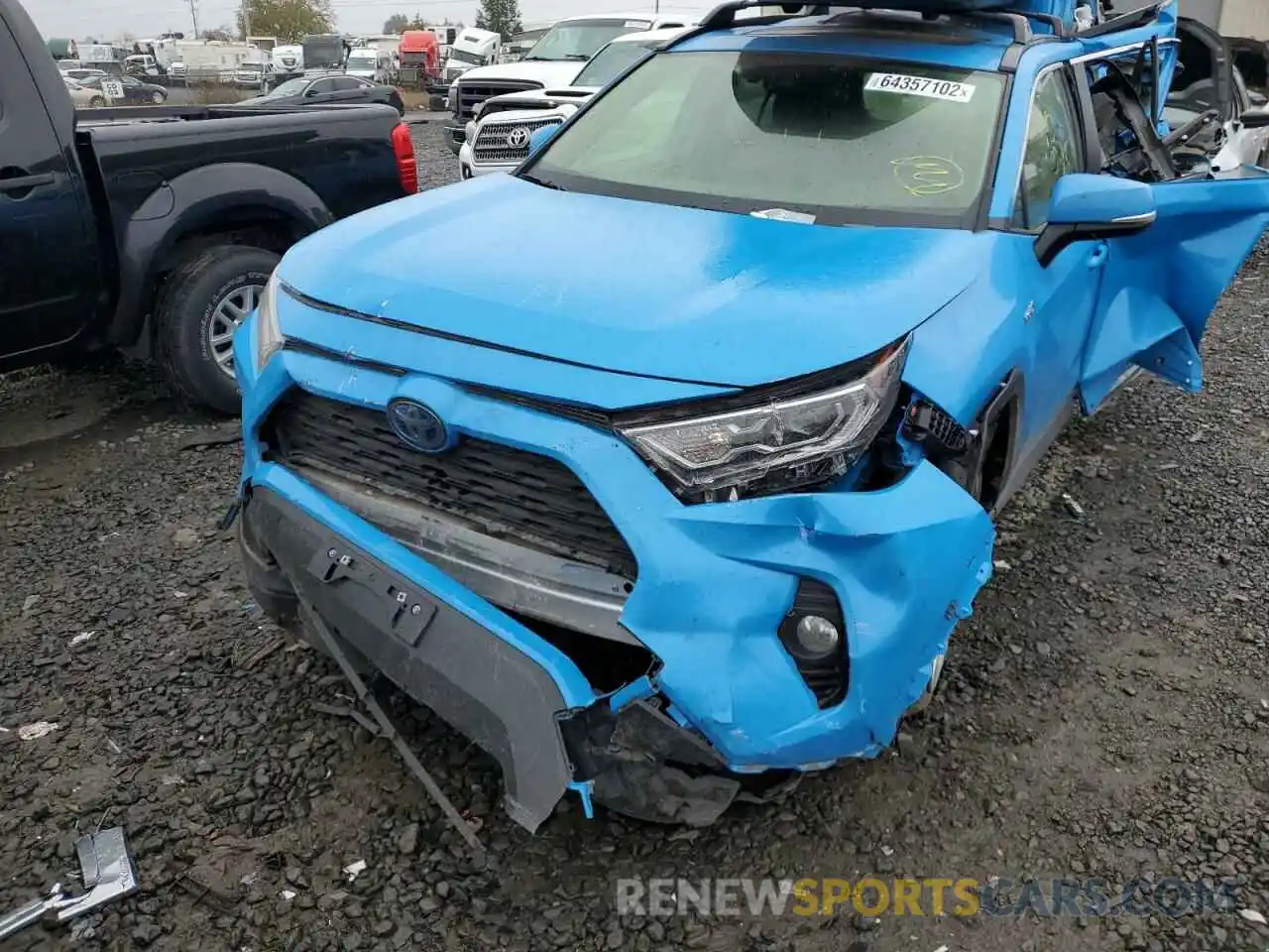 10 Photograph of a damaged car JTMR6RFV4LD007009 TOYOTA RAV4 2020