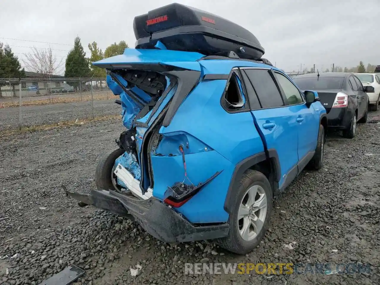 4 Photograph of a damaged car JTMR6RFV4LD007009 TOYOTA RAV4 2020