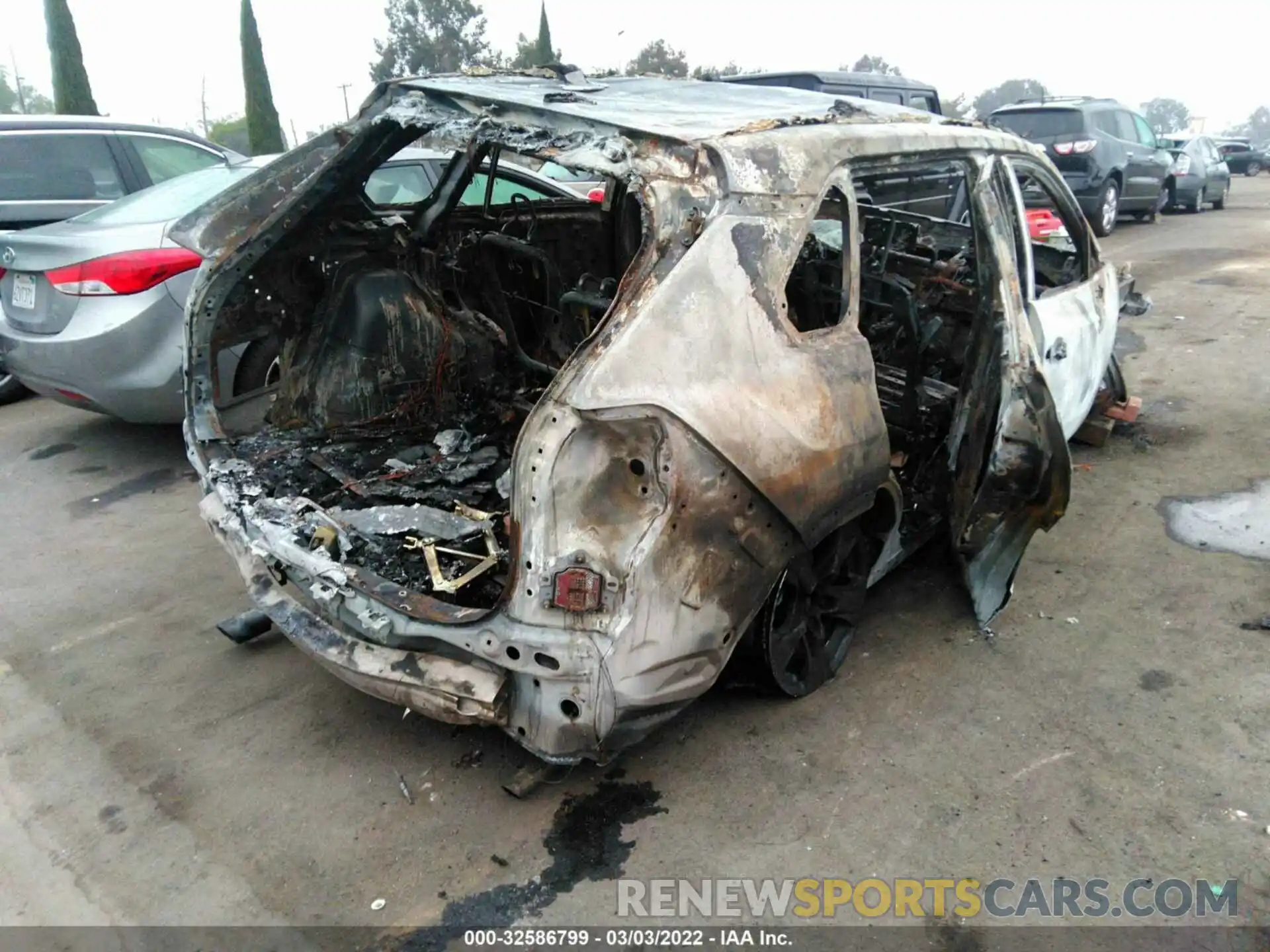 4 Photograph of a damaged car JTMR6RFV8LD005361 TOYOTA RAV4 2020