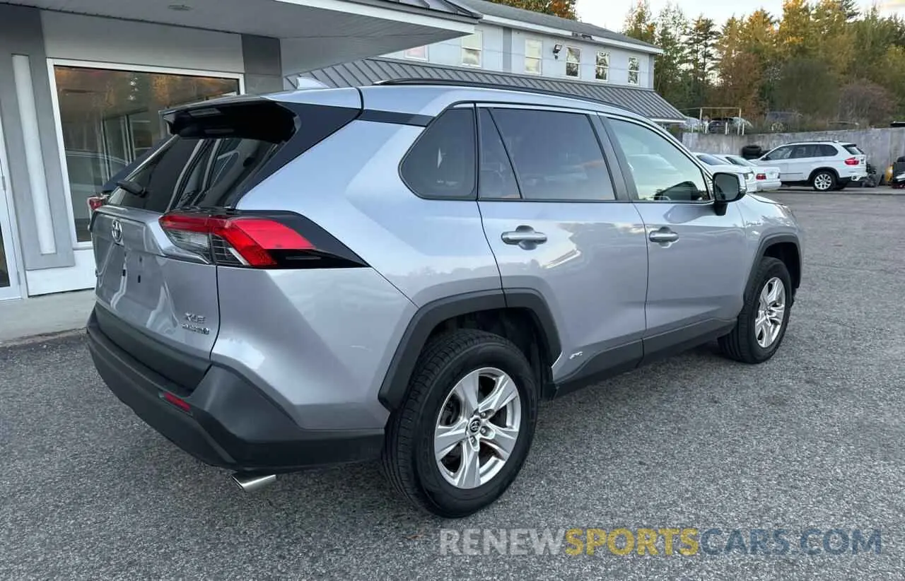 4 Photograph of a damaged car JTMR6RFV9LD001416 TOYOTA RAV4 2020