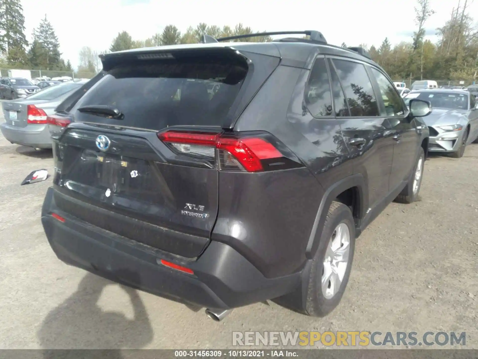 4 Photograph of a damaged car JTMRWRFV0LJ049341 TOYOTA RAV4 2020