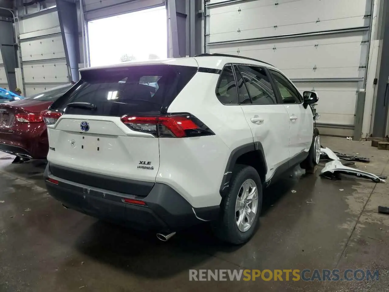 4 Photograph of a damaged car JTMRWRFV3LD067380 TOYOTA RAV4 2020