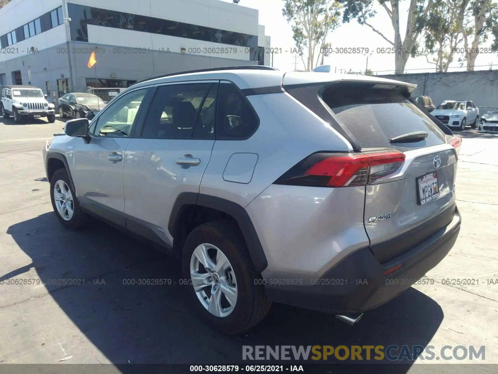 3 Photograph of a damaged car JTMRWRFV4LD072541 TOYOTA RAV4 2020