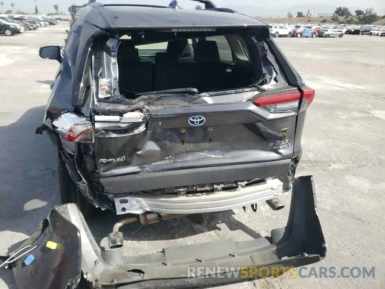 9 Photograph of a damaged car JTMRWRFV5LD073116 TOYOTA RAV4 2020