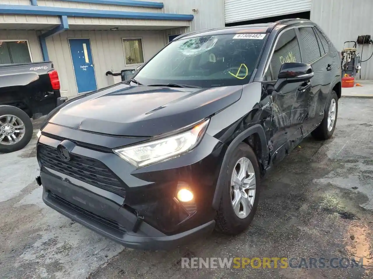 2 Photograph of a damaged car JTMRWRFV8LD059694 TOYOTA RAV4 2020