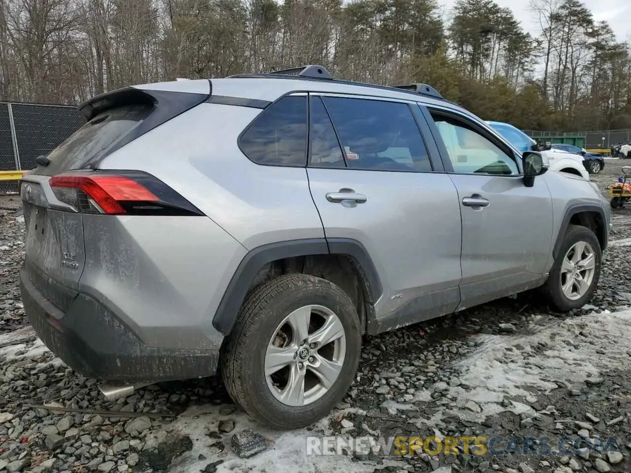3 Photograph of a damaged car JTMRWRFV8LD067276 TOYOTA RAV4 2020