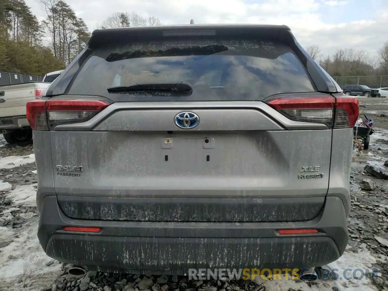 6 Photograph of a damaged car JTMRWRFV8LD067276 TOYOTA RAV4 2020