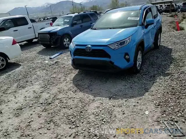 12 Photograph of a damaged car JTMRWRFV8LD547236 TOYOTA RAV4 2020