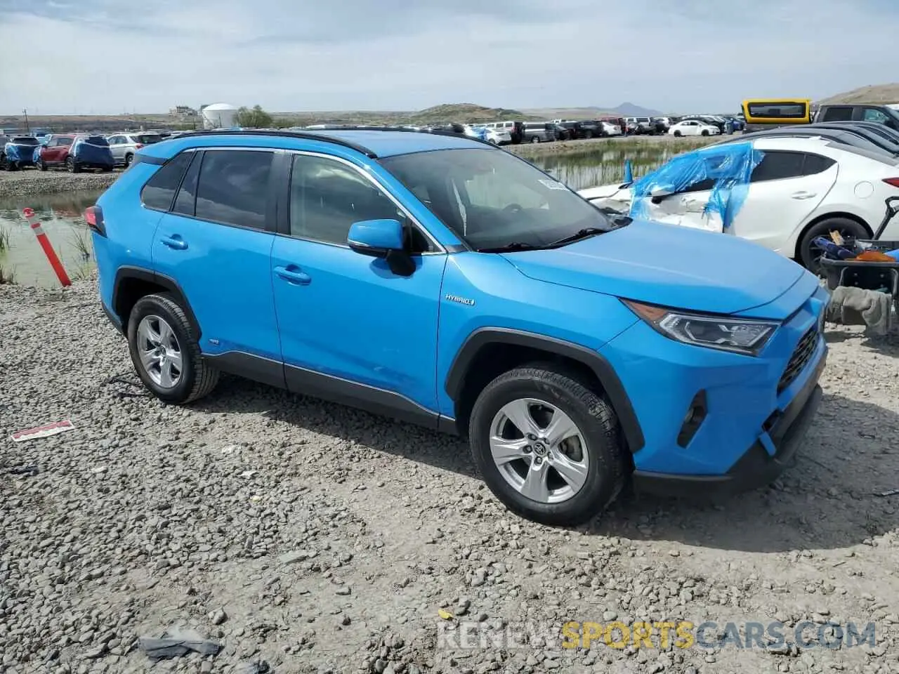 4 Photograph of a damaged car JTMRWRFV8LD547236 TOYOTA RAV4 2020