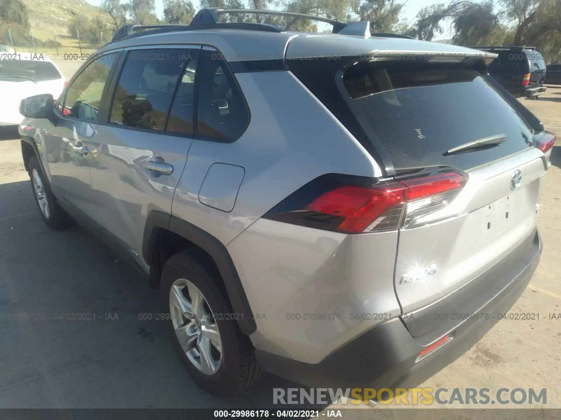 3 Photograph of a damaged car JTMRWRFV9LD071630 TOYOTA RAV4 2020