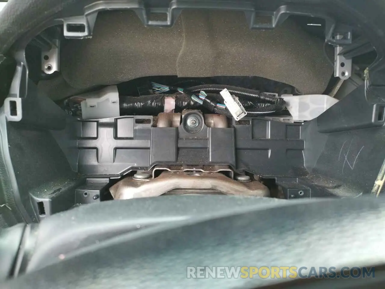 9 Photograph of a damaged car JTMRWRFV9LD072342 TOYOTA RAV4 2020