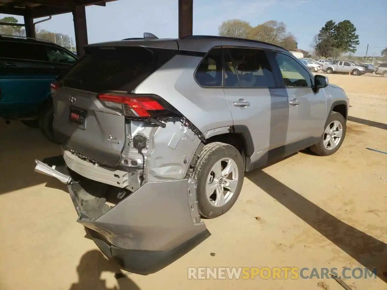 4 Photograph of a damaged car JTMRWRFVXLD067831 TOYOTA RAV4 2020