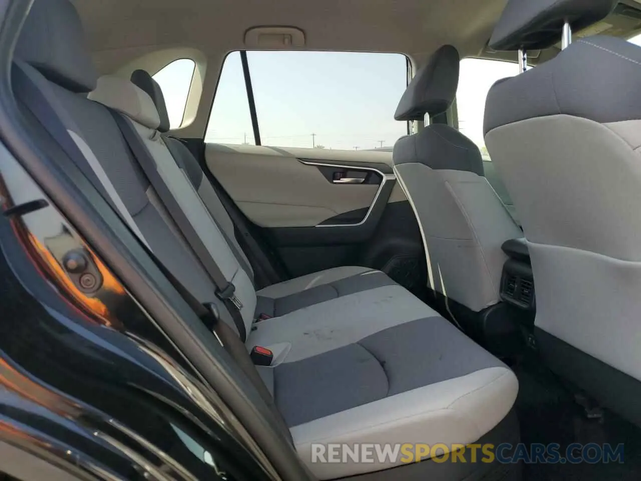 11 Photograph of a damaged car JTMRWRFVXLD544418 TOYOTA RAV4 2020