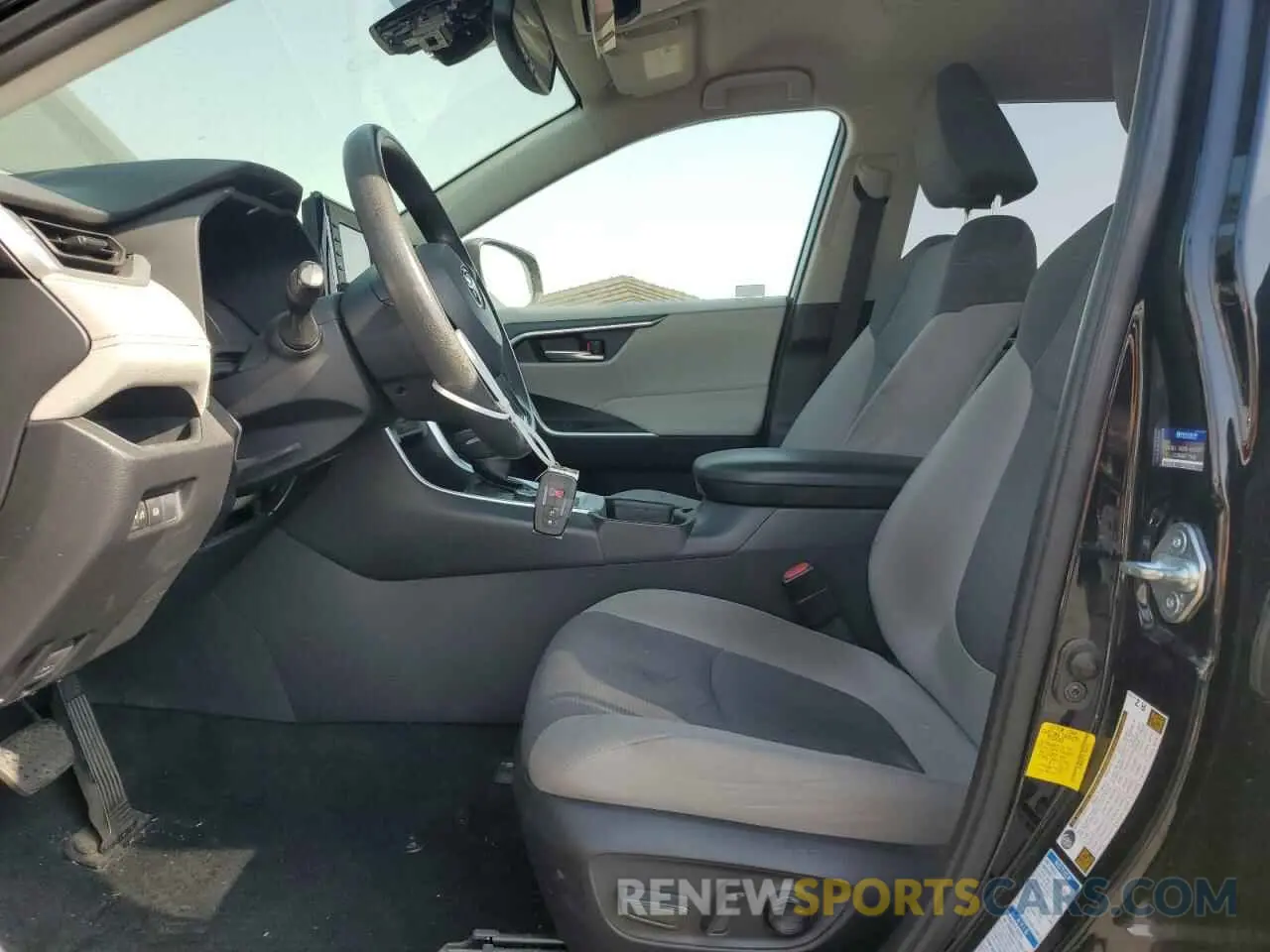 7 Photograph of a damaged car JTMRWRFVXLD544418 TOYOTA RAV4 2020