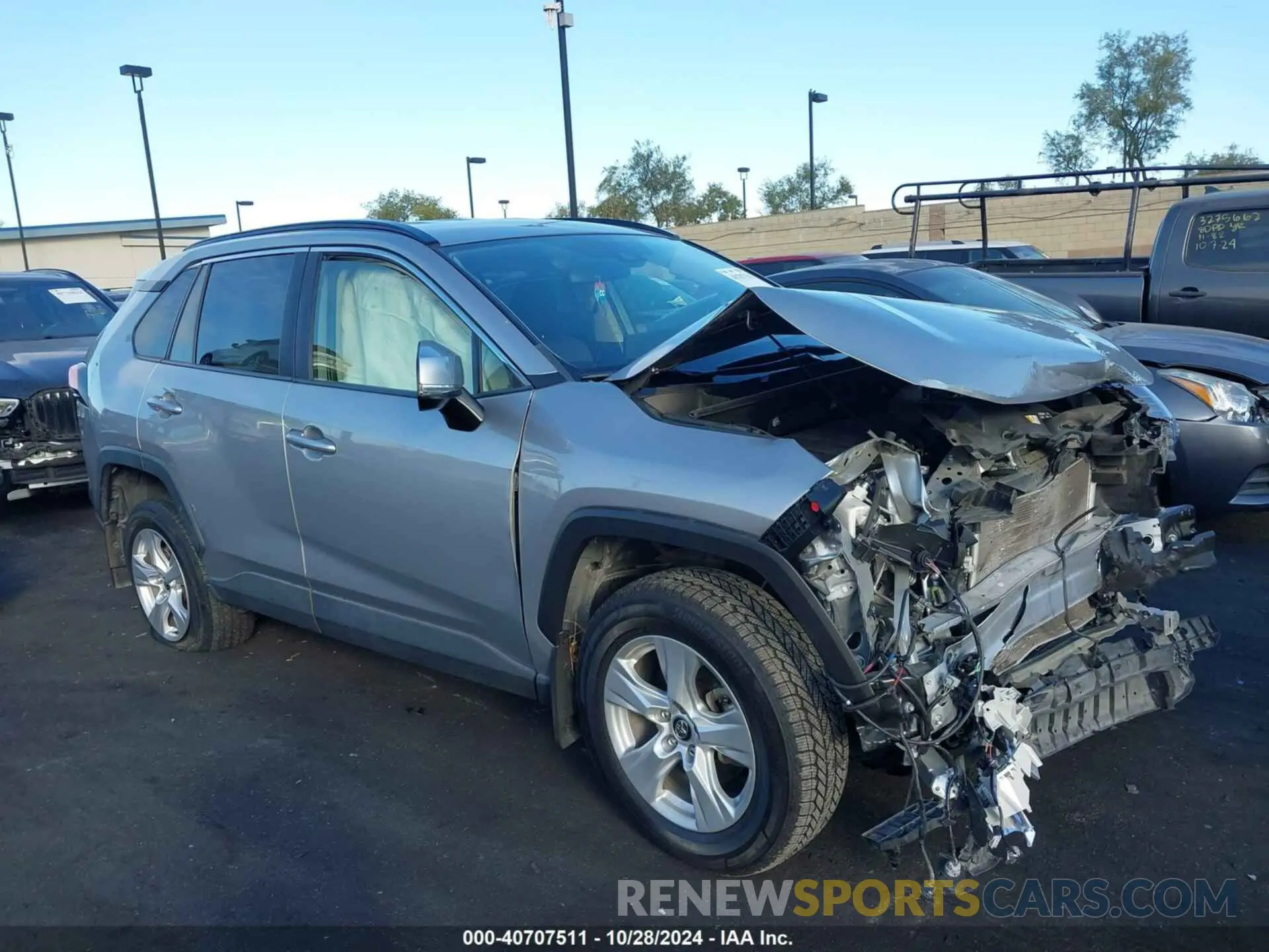 1 Photograph of a damaged car JTMW1RFV2LJ017640 TOYOTA RAV4 2020