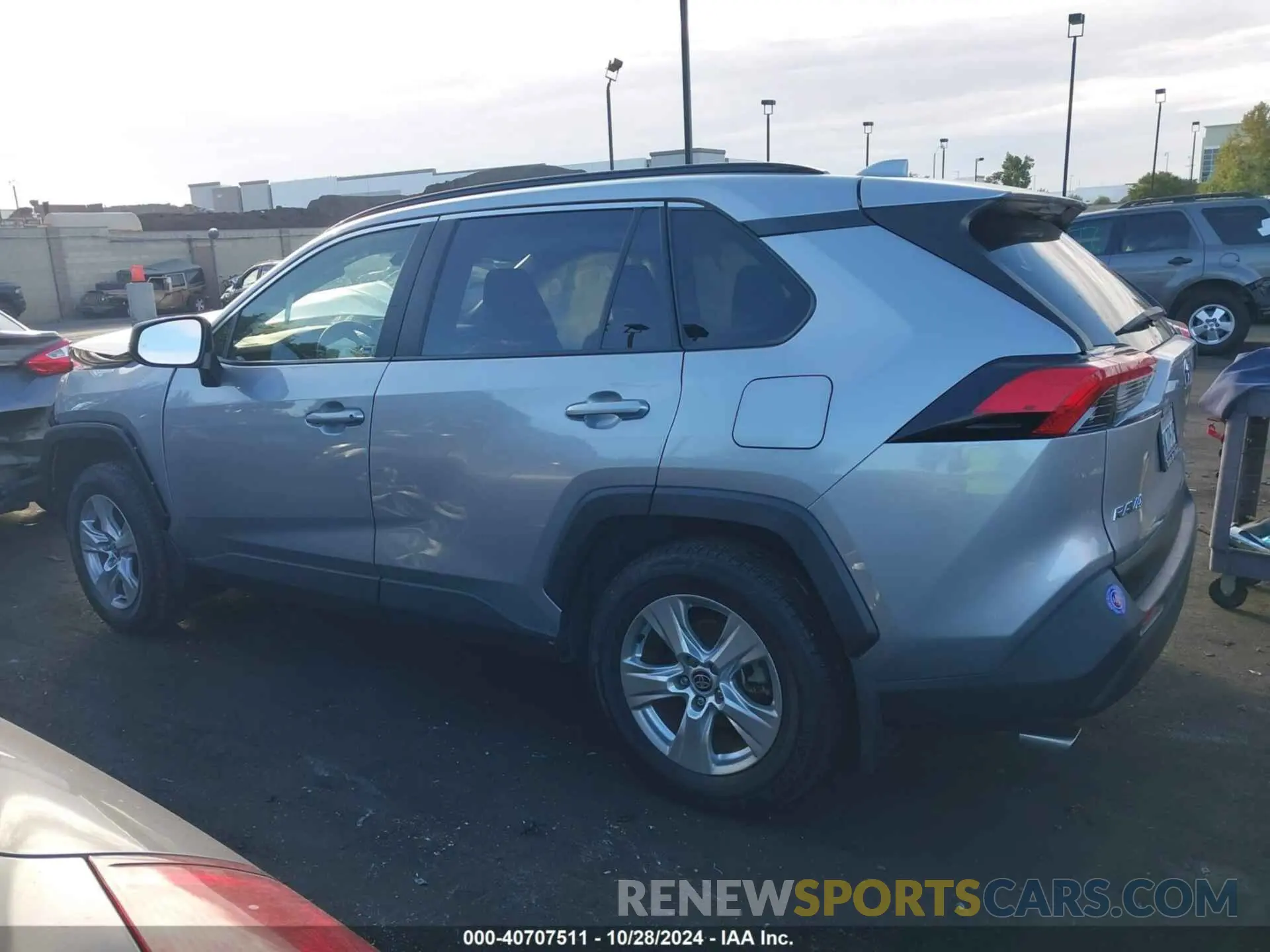 14 Photograph of a damaged car JTMW1RFV2LJ017640 TOYOTA RAV4 2020