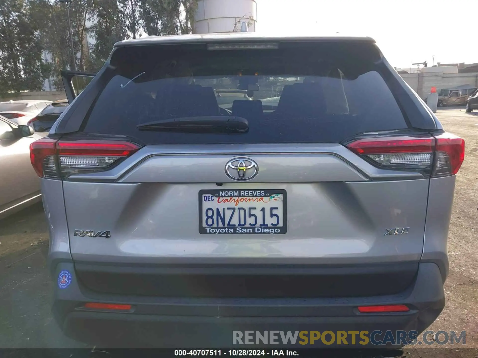 16 Photograph of a damaged car JTMW1RFV2LJ017640 TOYOTA RAV4 2020