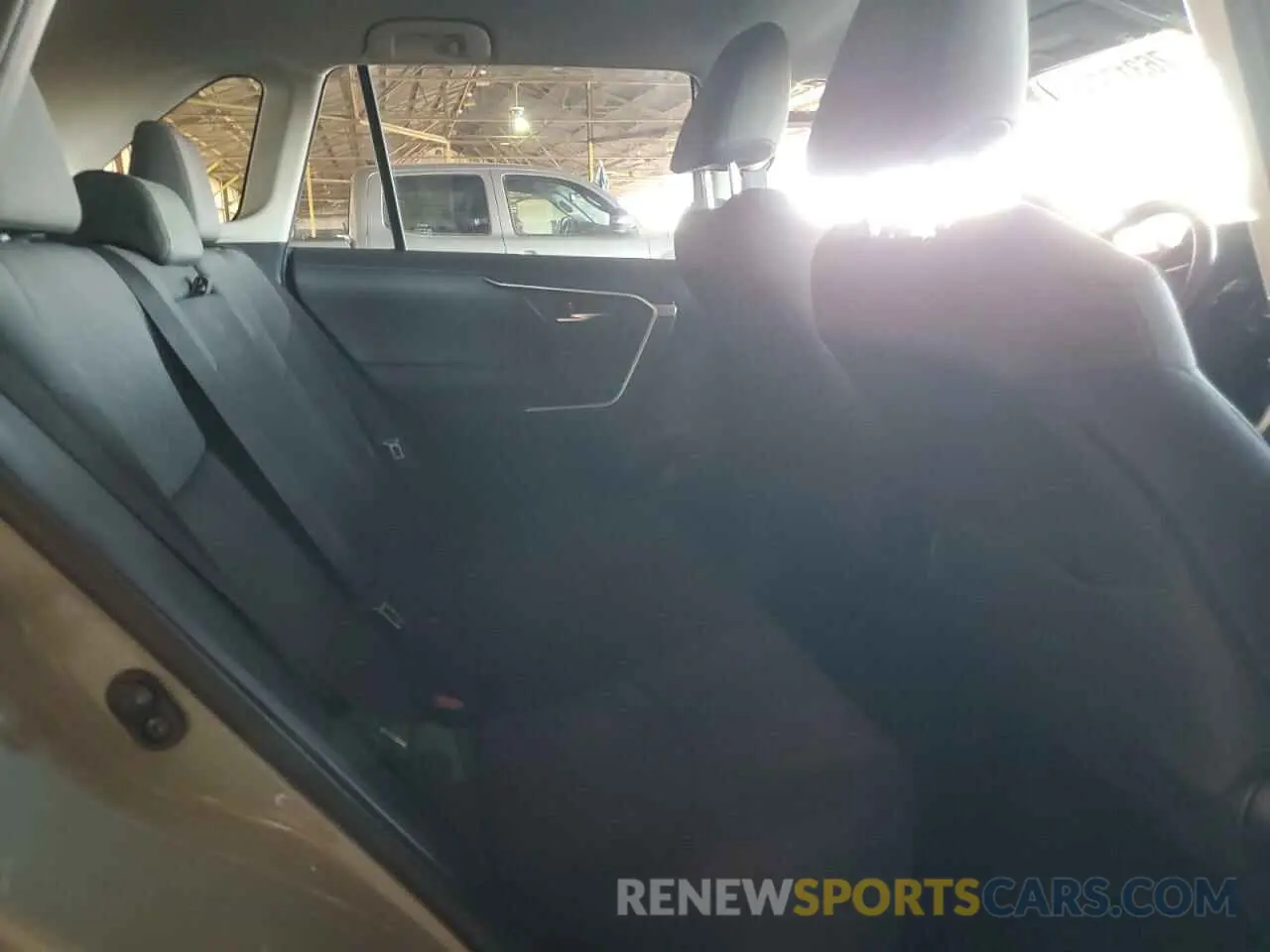 10 Photograph of a damaged car JTMW1RFV2LJ018111 TOYOTA RAV4 2020
