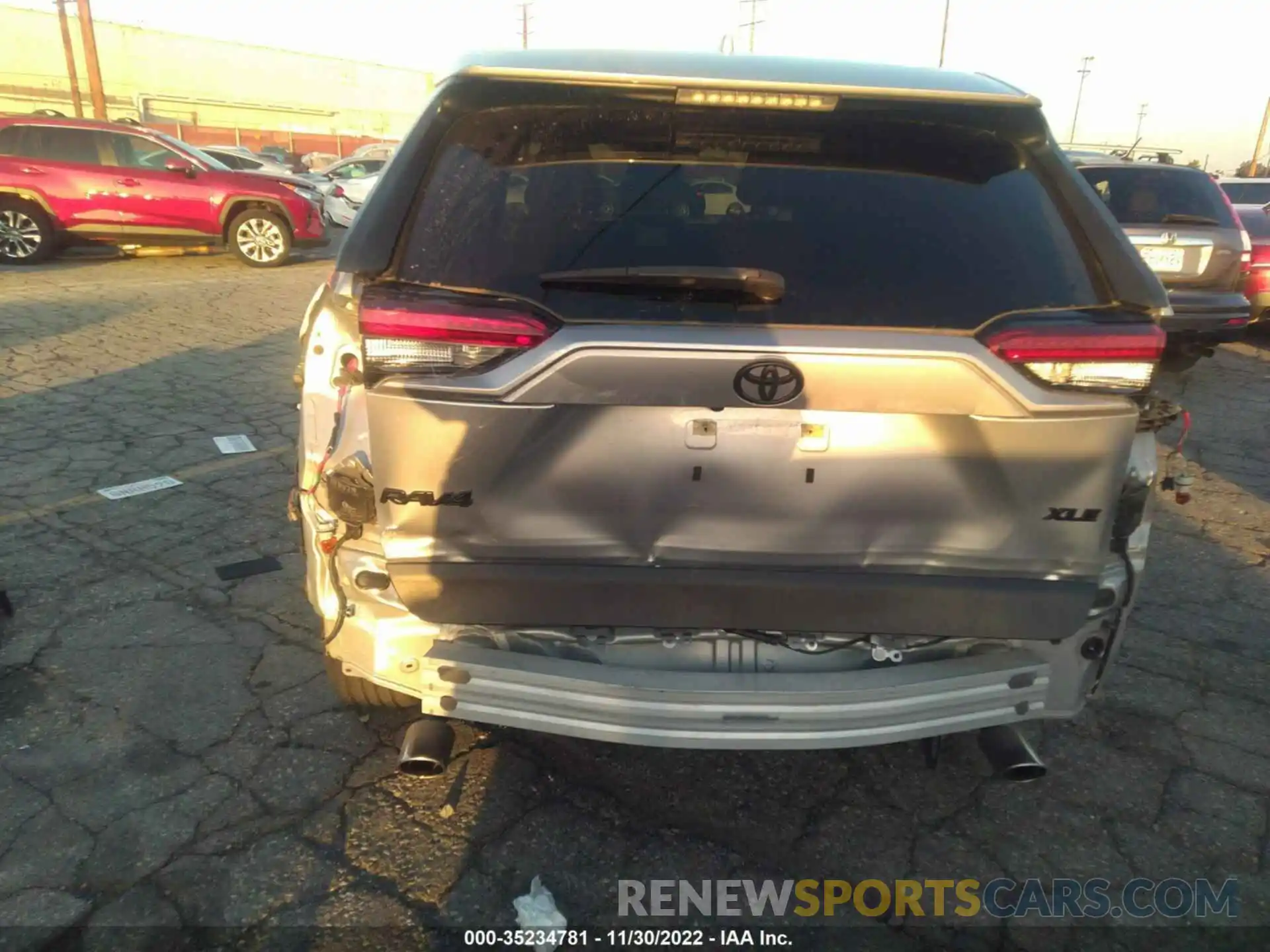 6 Photograph of a damaged car JTMW1RFV2LJ018321 TOYOTA RAV4 2020