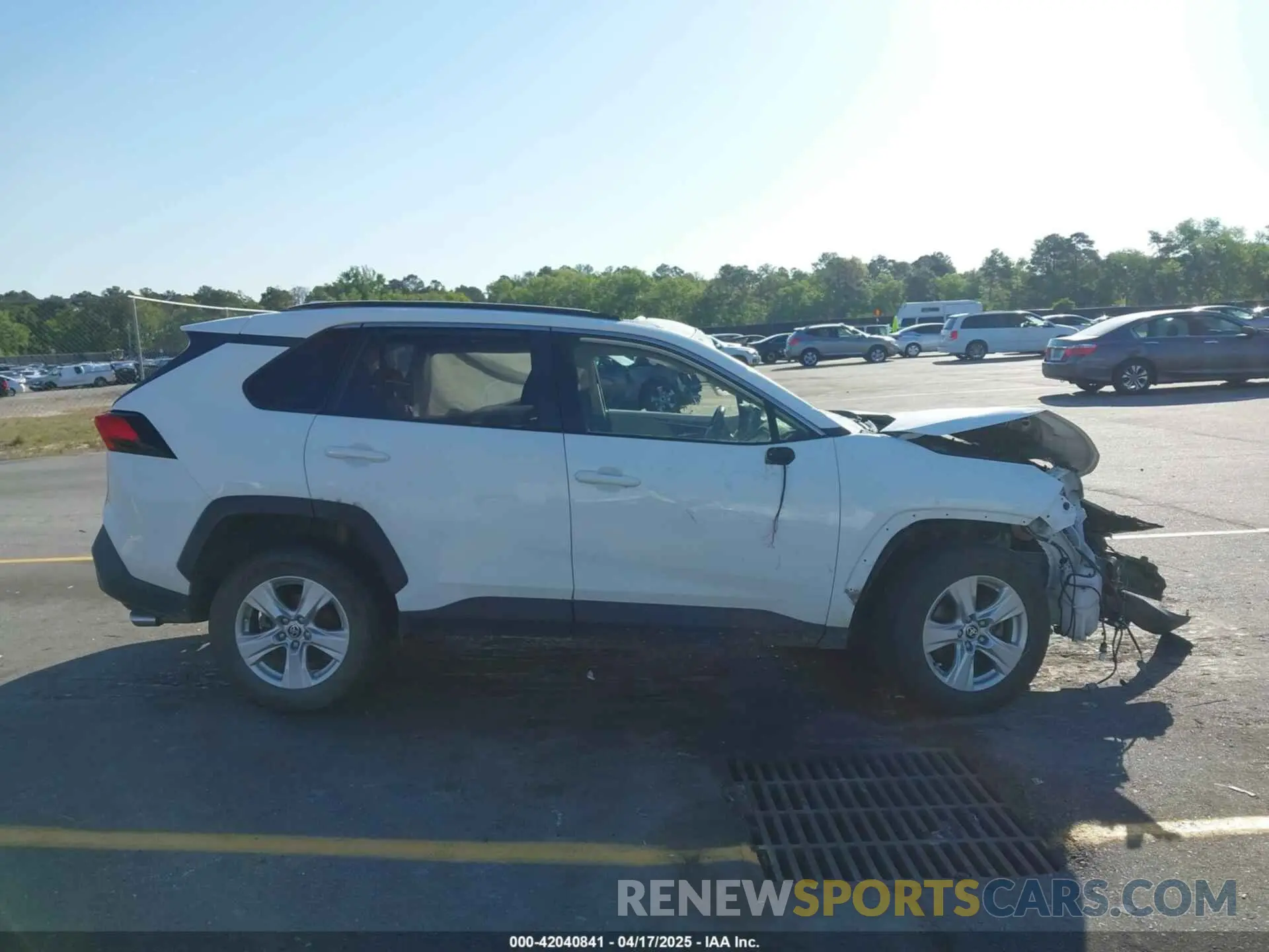 12 Photograph of a damaged car JTMW1RFV4LD059080 TOYOTA RAV4 2020