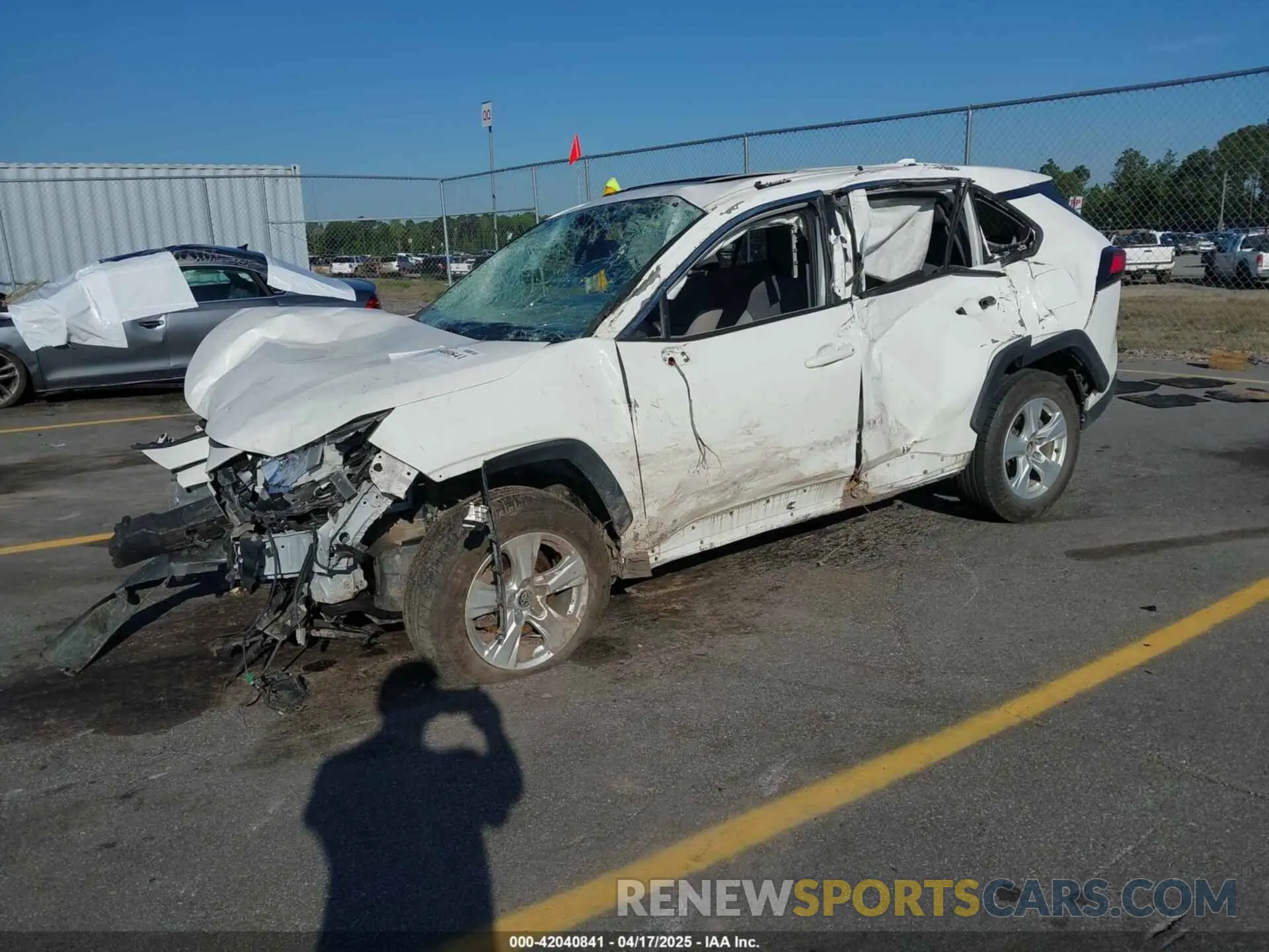 2 Photograph of a damaged car JTMW1RFV4LD059080 TOYOTA RAV4 2020