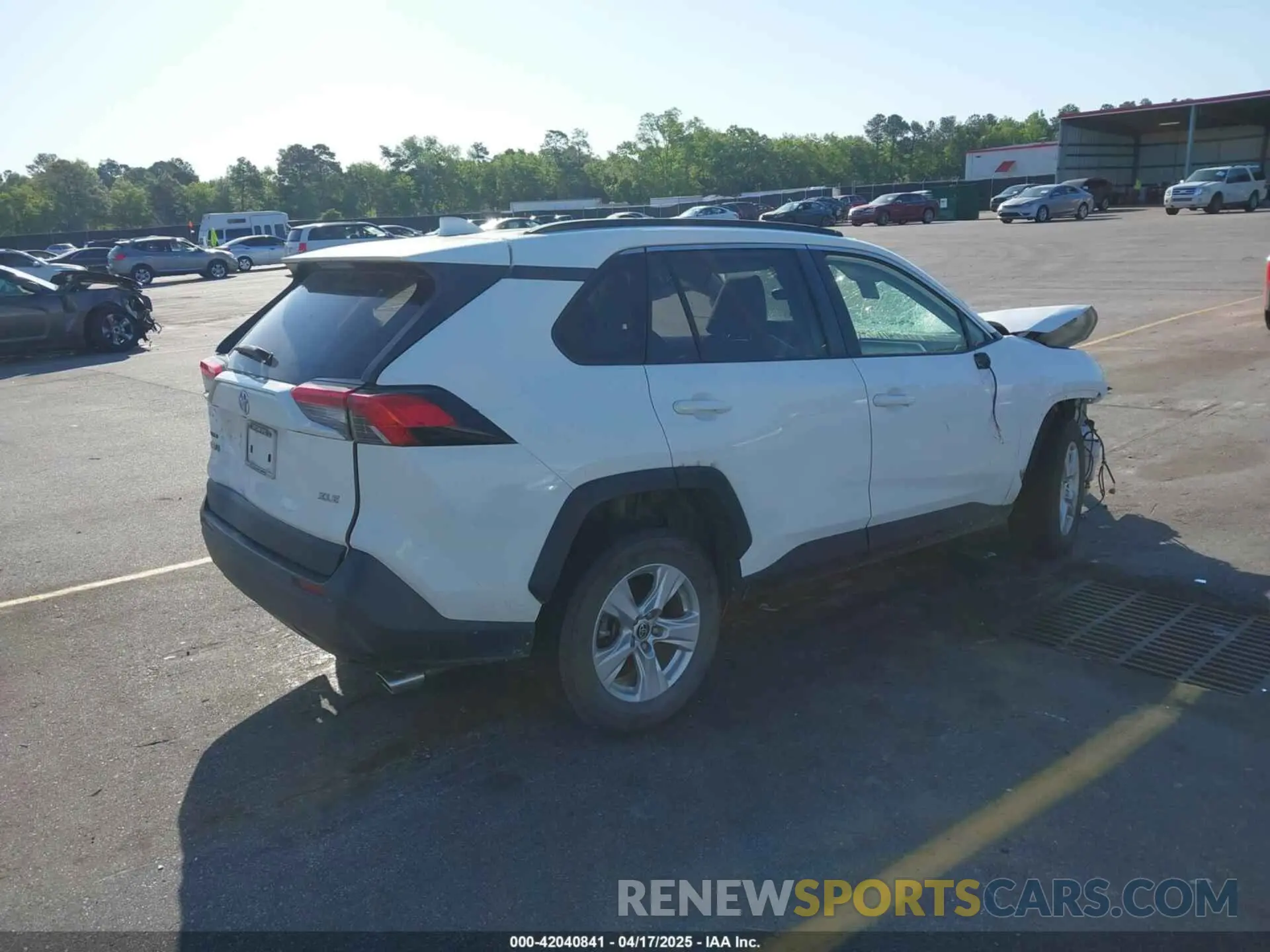 4 Photograph of a damaged car JTMW1RFV4LD059080 TOYOTA RAV4 2020